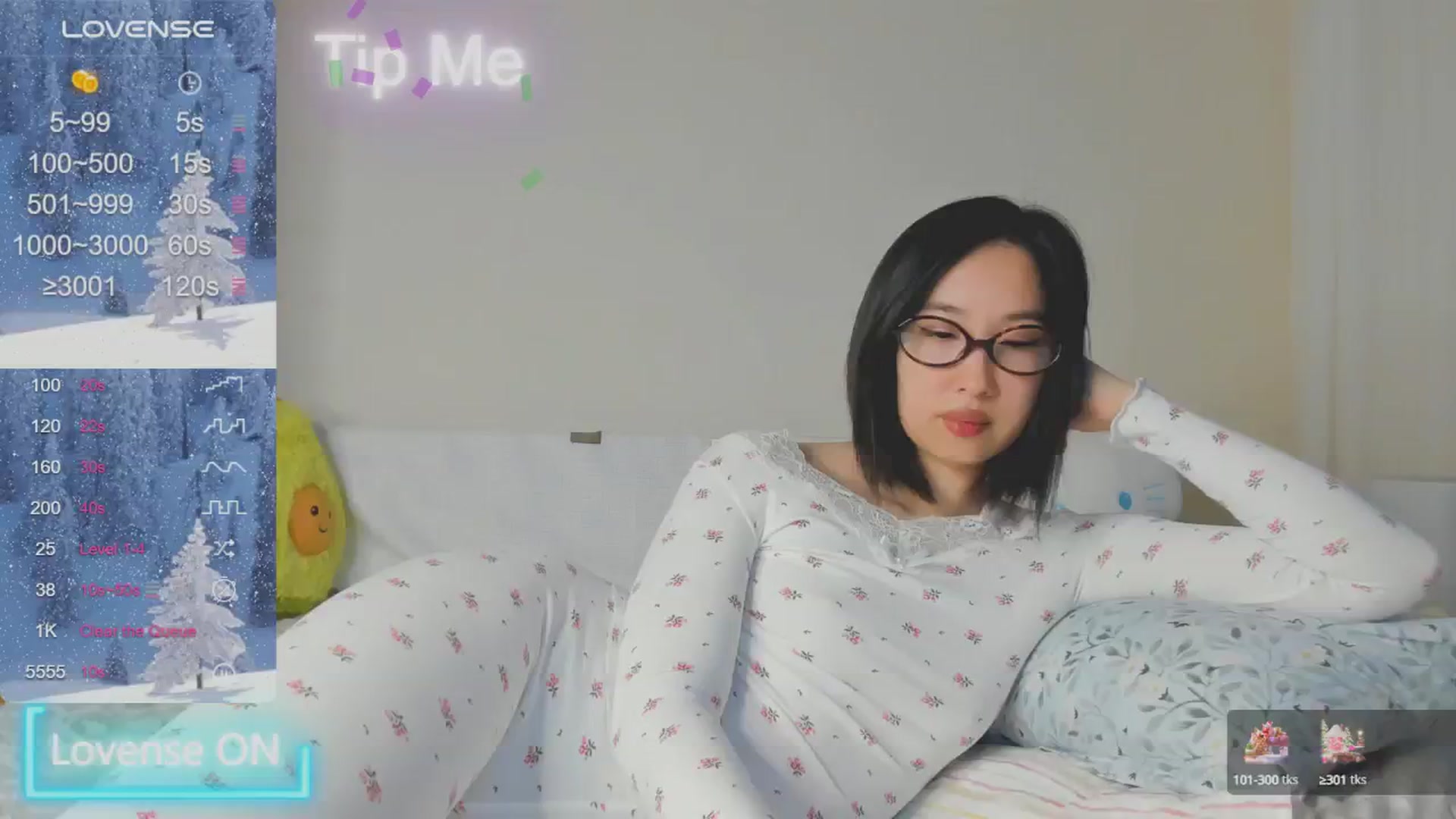 Gallery image thumbnail from FeralBerry66's myfreecams stream on, 01/13/2025, 12:22 image 10 of 20
