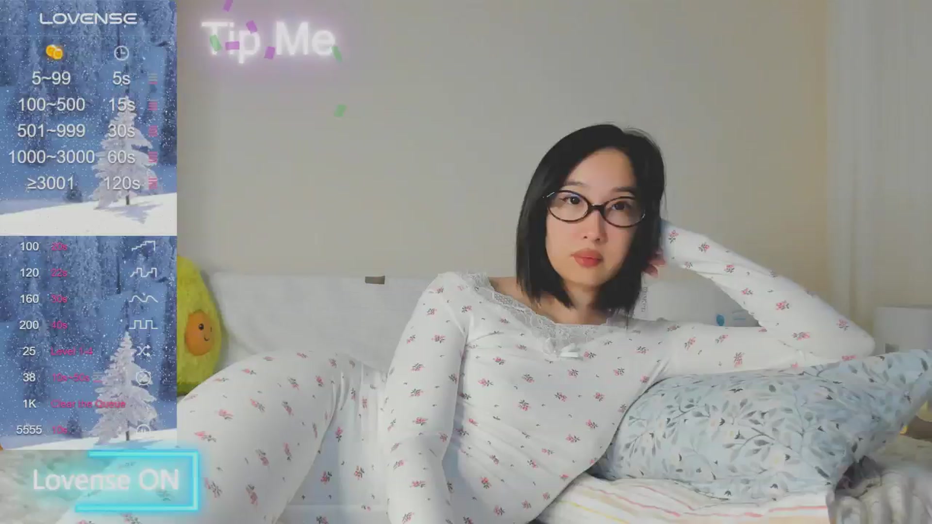 Gallery image thumbnail from FeralBerry66's myfreecams stream on, 01/13/2025, 12:22 image 1 of 20