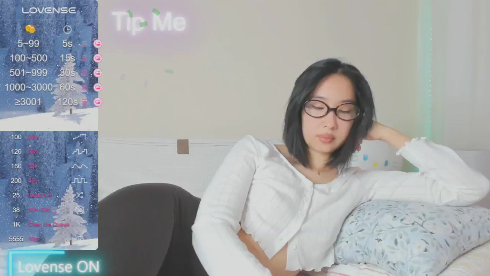 Gallery image thumbnail from FeralBerry66's myfreecams stream on, 01/18/2025, 06:51 image 10 of 20