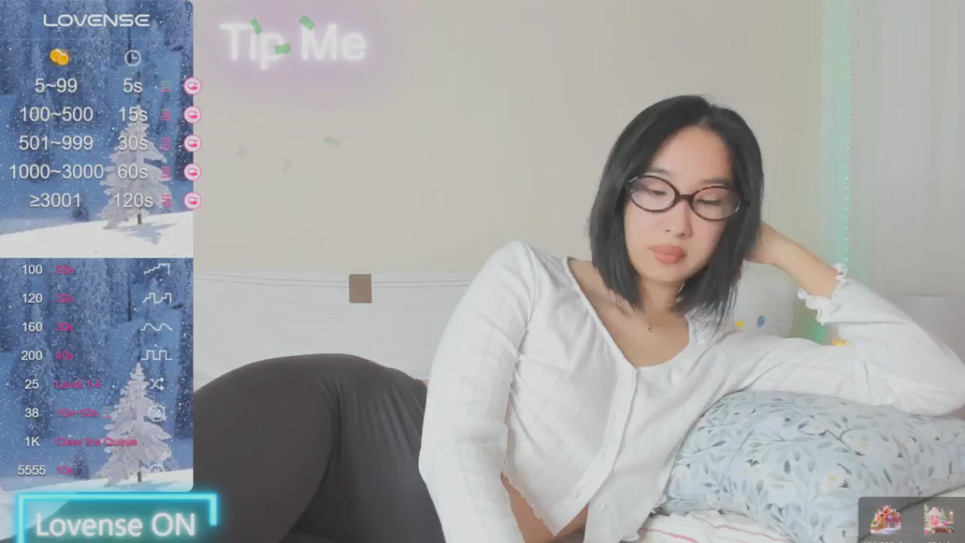 Gallery image thumbnail from FeralBerry66's myfreecams stream on, 01/18/2025, 06:51 image 1 of 20