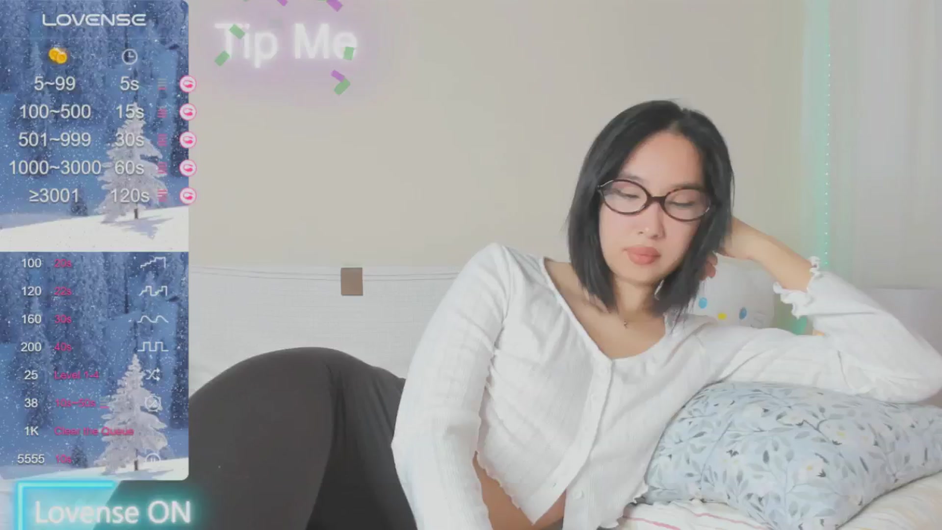 Gallery image thumbnail from FeralBerry66's myfreecams stream on, 01/18/2025, 06:51 image 2 of 20