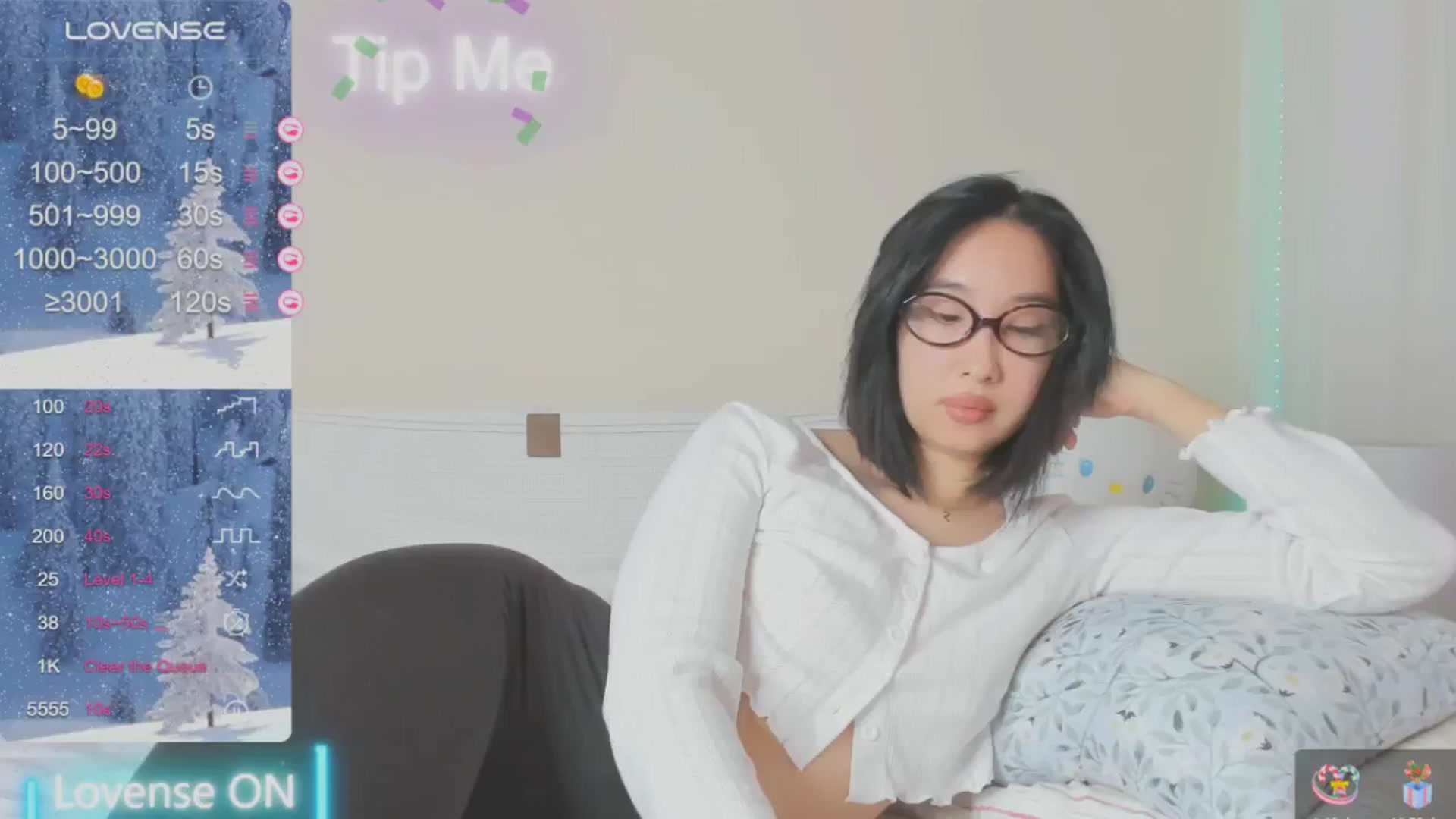 Gallery image thumbnail from FeralBerry66's myfreecams stream on, 01/18/2025, 06:51 image 11 of 20