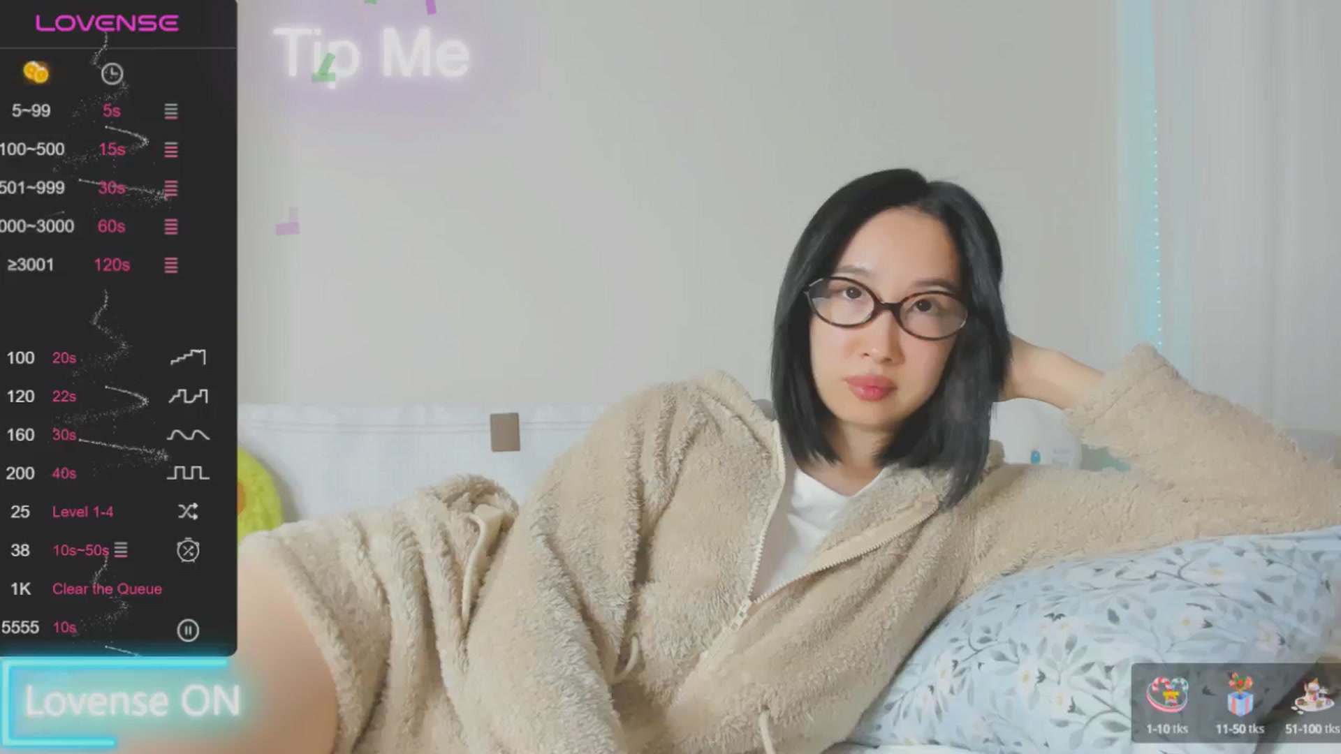 Gallery image thumbnail from FeralBerry66's myfreecams stream on, 01/22/2025, 15:39 image 5 of 20