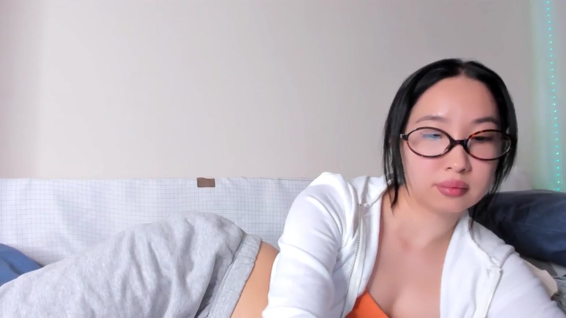 Gallery image thumbnail from FeralBerry66's myfreecams stream on, 02/11/2025, 17:32 image 14 of 20