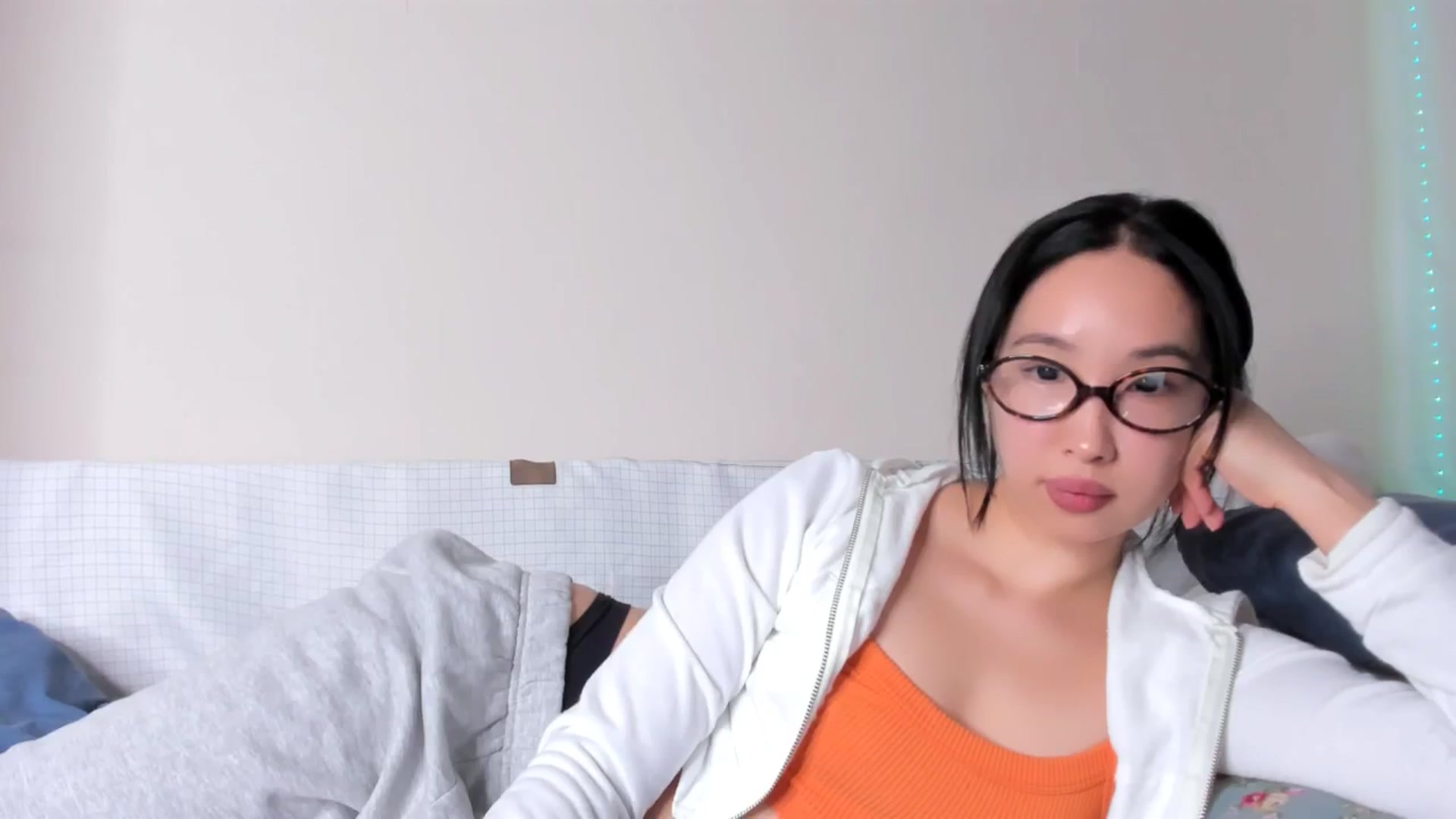 Gallery image thumbnail from FeralBerry66's myfreecams stream on, 02/11/2025, 17:32 image 18 of 20