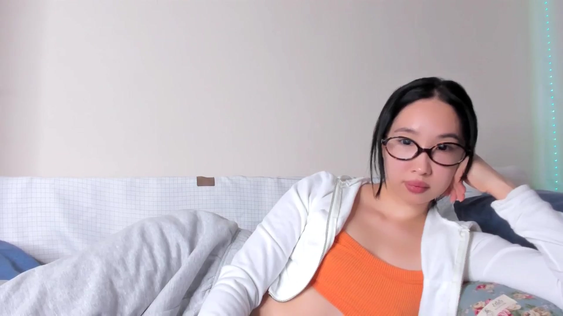 Gallery image thumbnail from FeralBerry66's myfreecams stream on, 02/11/2025, 17:32 image 13 of 20