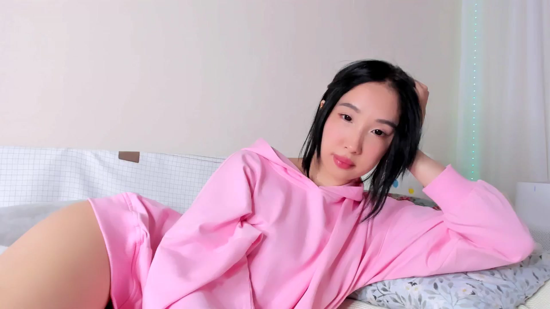 Gallery image thumbnail from FeralBerry66's myfreecams stream on, 02/17/2025, 07:14 image 19 of 20