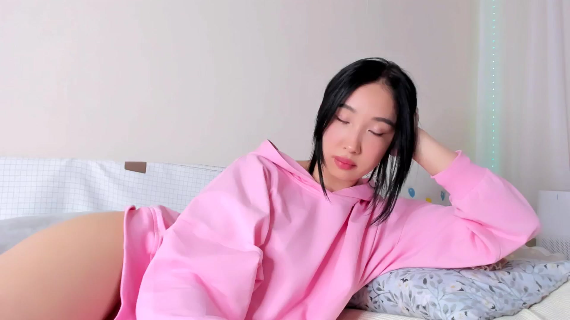 Gallery image thumbnail from FeralBerry66's myfreecams stream on, 02/17/2025, 07:14 image 6 of 20