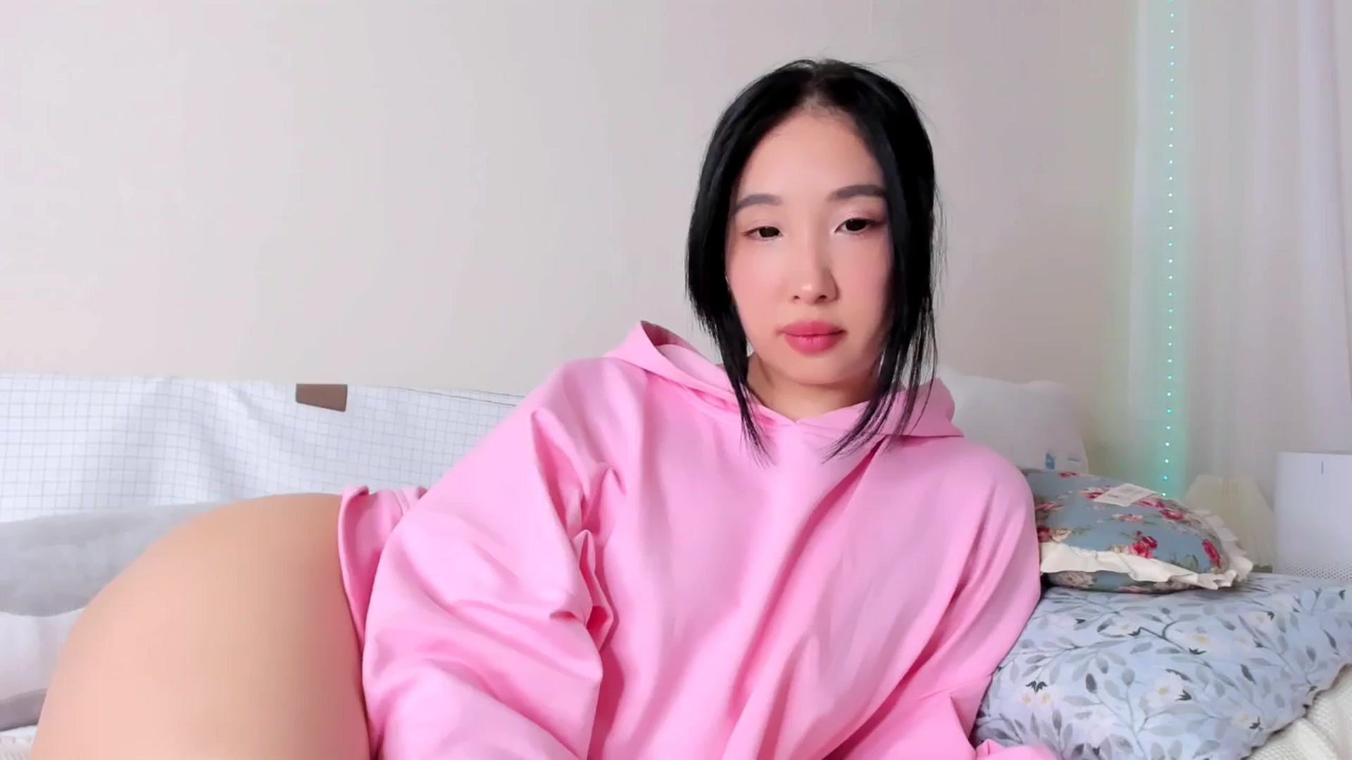 Gallery image thumbnail from FeralBerry66's myfreecams stream on, 02/17/2025, 07:14 image 10 of 20