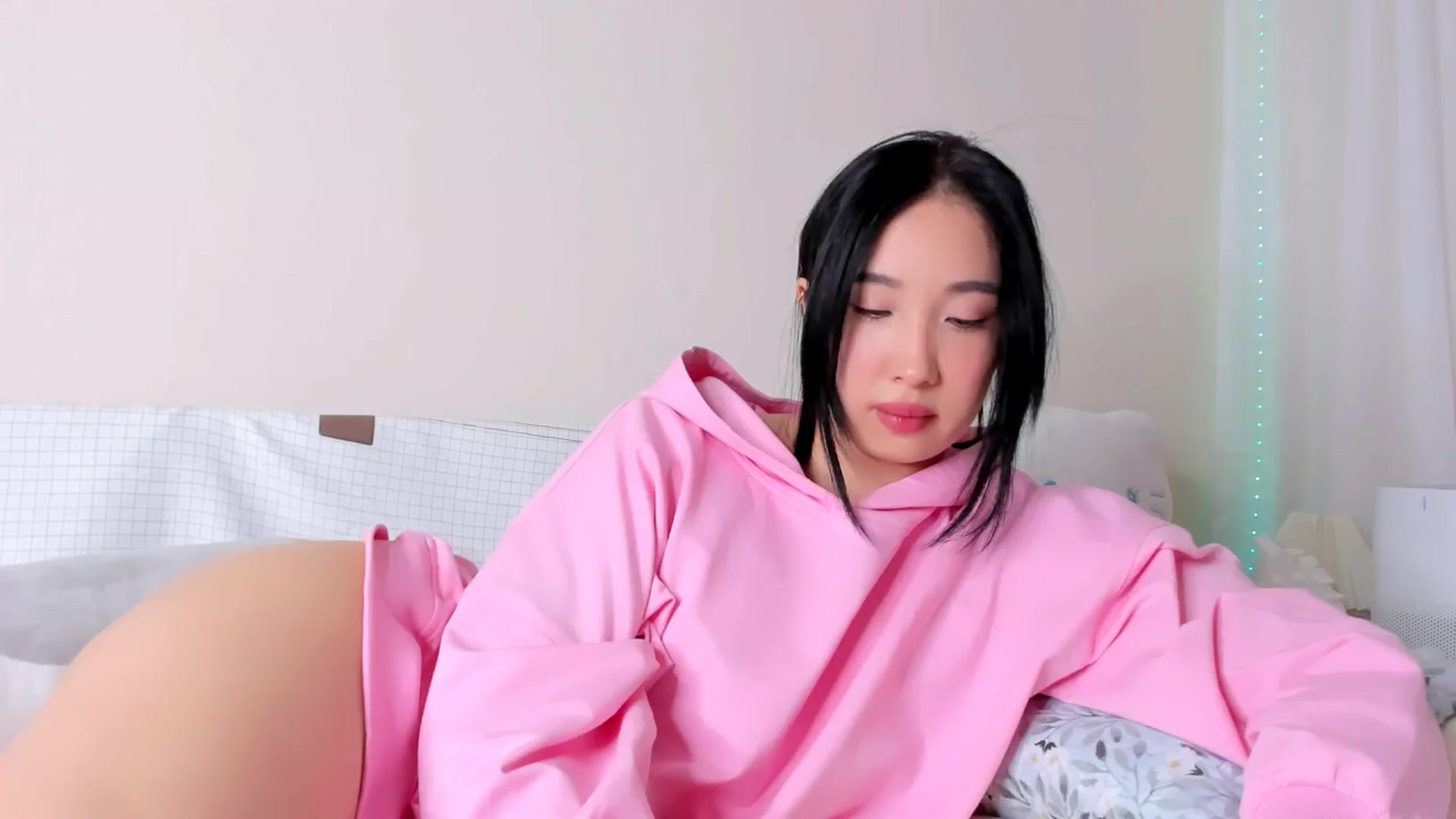 Gallery image thumbnail from FeralBerry66's myfreecams stream on, 02/17/2025, 07:14 image 2 of 20