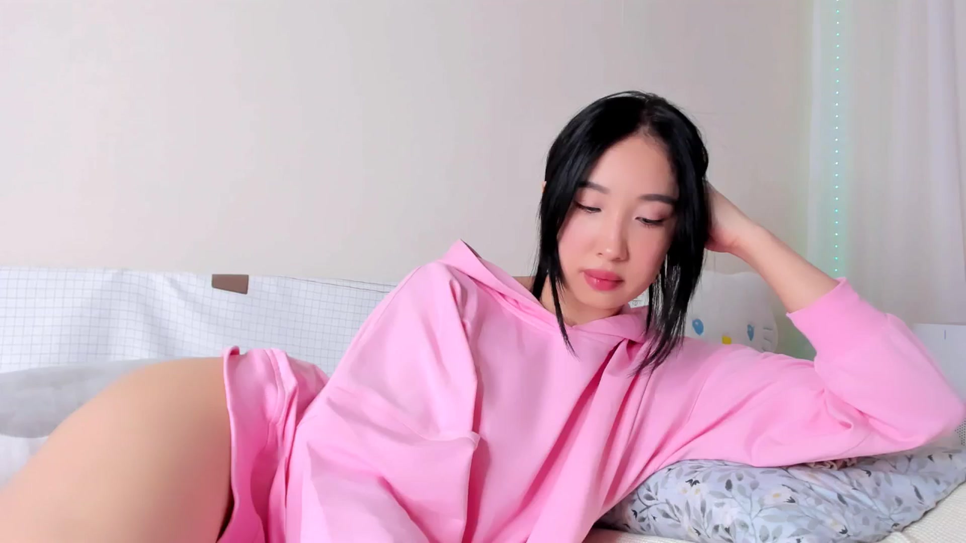 Gallery image thumbnail from FeralBerry66's myfreecams stream on, 02/17/2025, 07:14 image 8 of 20