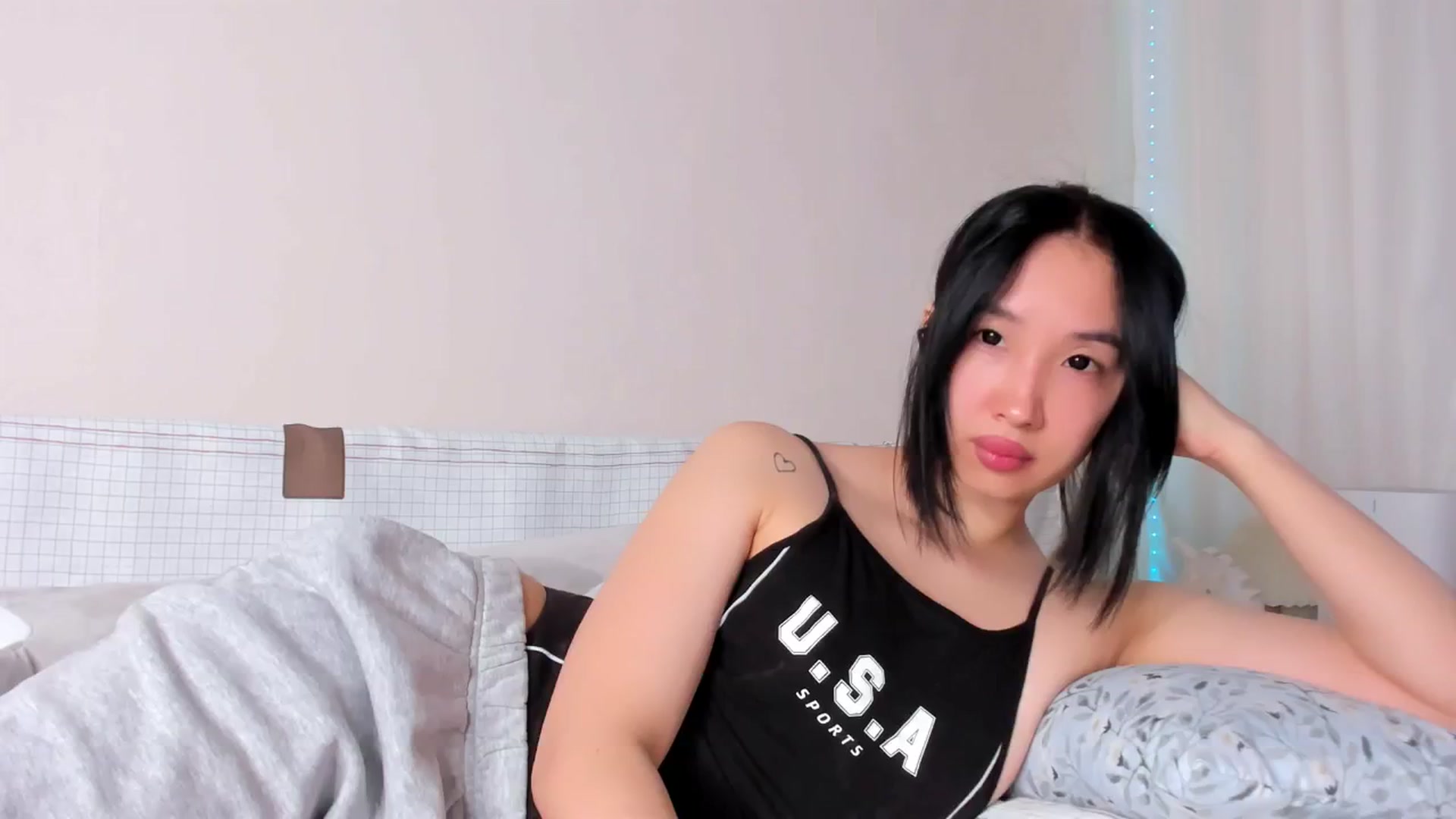 Gallery image thumbnail from FeralBerry66's myfreecams stream on, 02/21/2025, 07:08 image 1 of 20