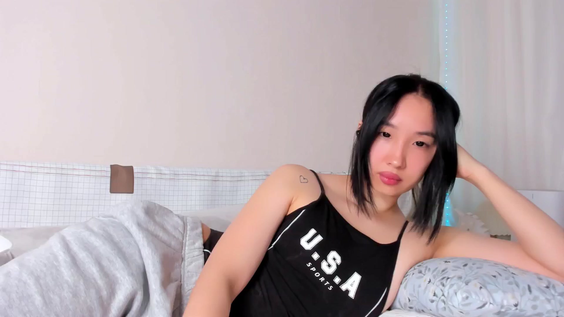 Gallery image thumbnail from FeralBerry66's myfreecams stream on, 02/21/2025, 07:08 image 2 of 20