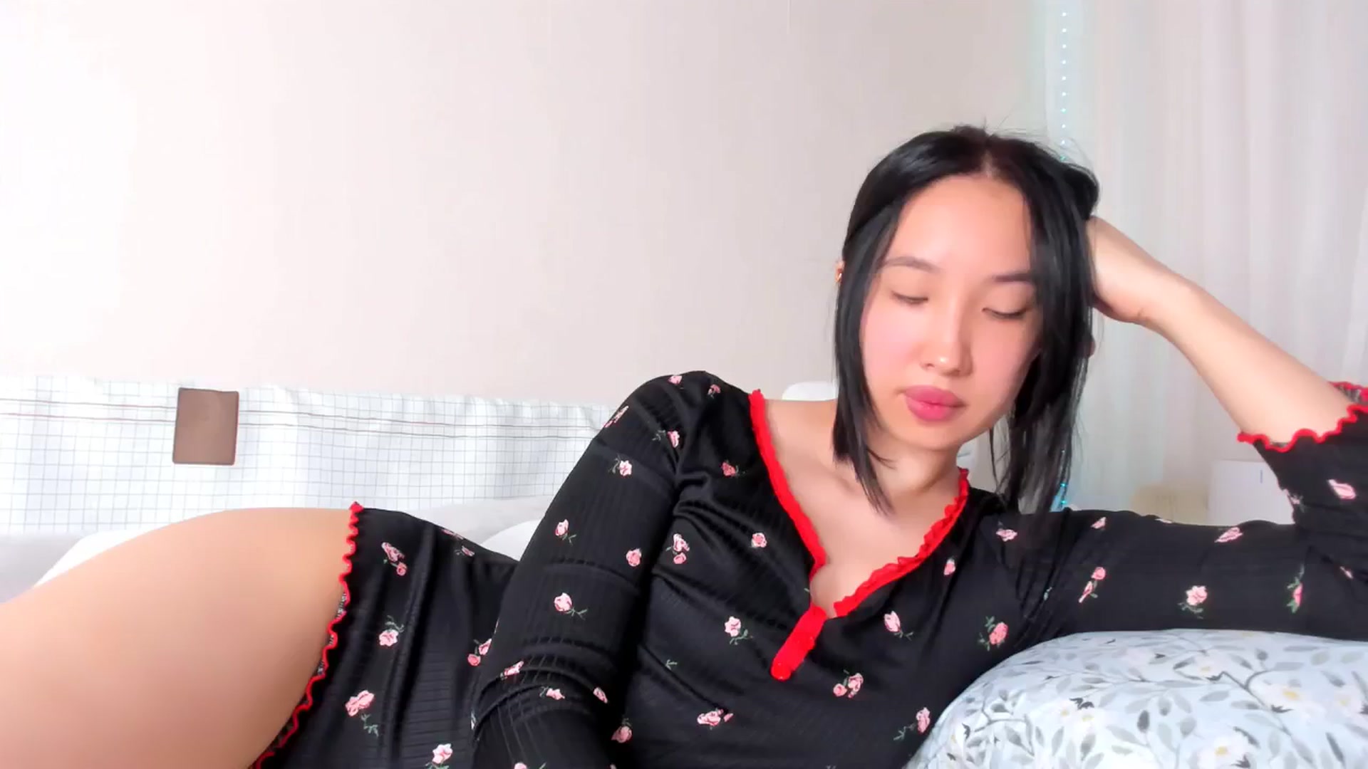 Gallery image thumbnail from FeralBerry66's myfreecams stream on, 02/21/2025, 07:27 image 10 of 20