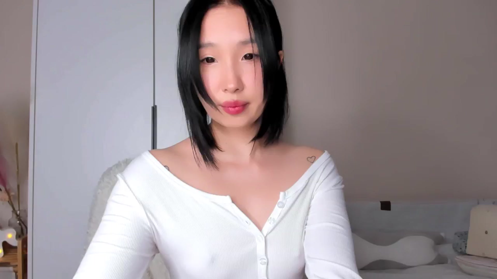Gallery image thumbnail from FeralBerry66's myfreecams stream on, 02/22/2025, 07:36 image 18 of 20
