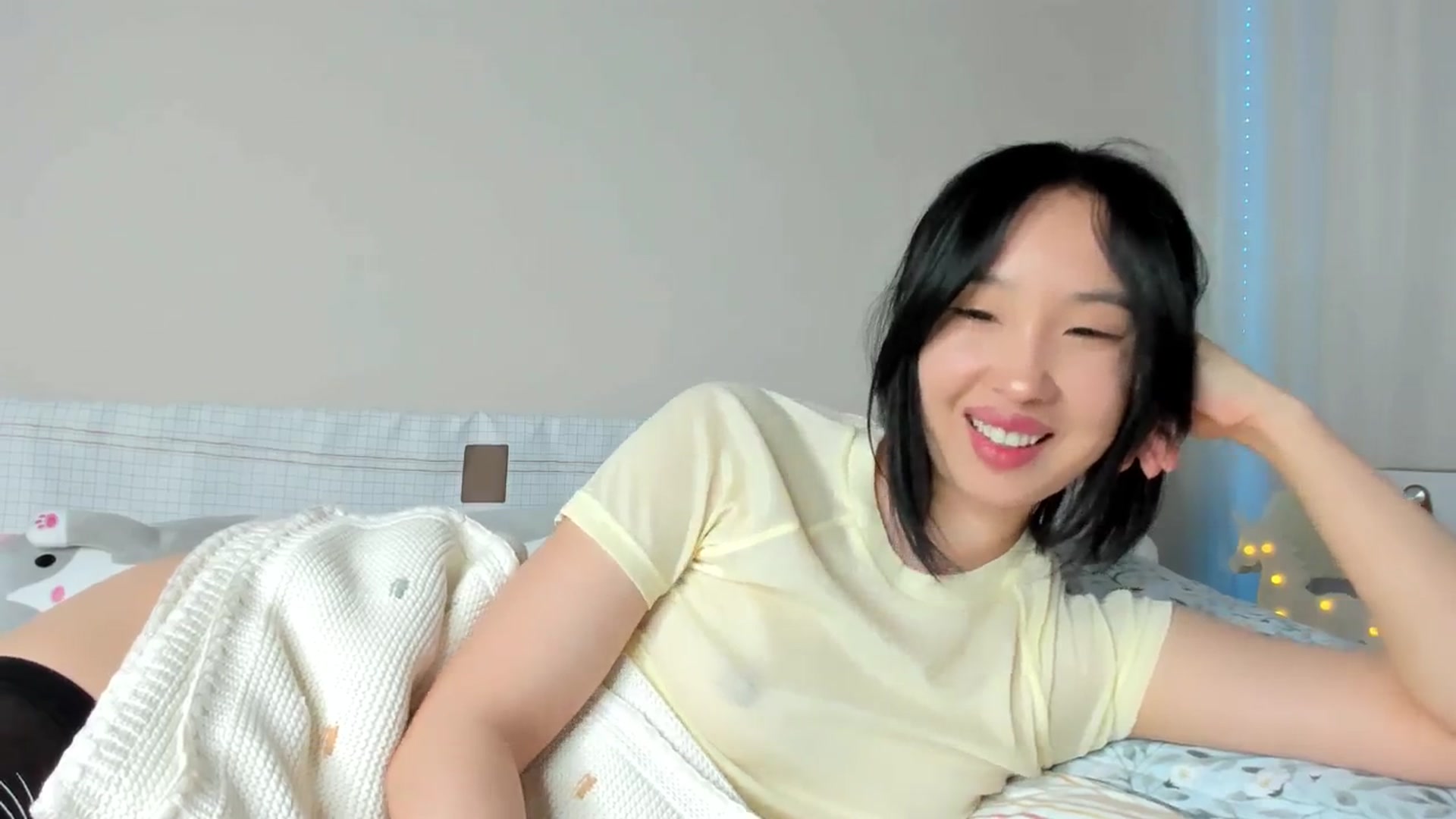 Gallery image thumbnail from FeralBerry66's myfreecams stream on, 02/23/2025, 06:36 image 17 of 20