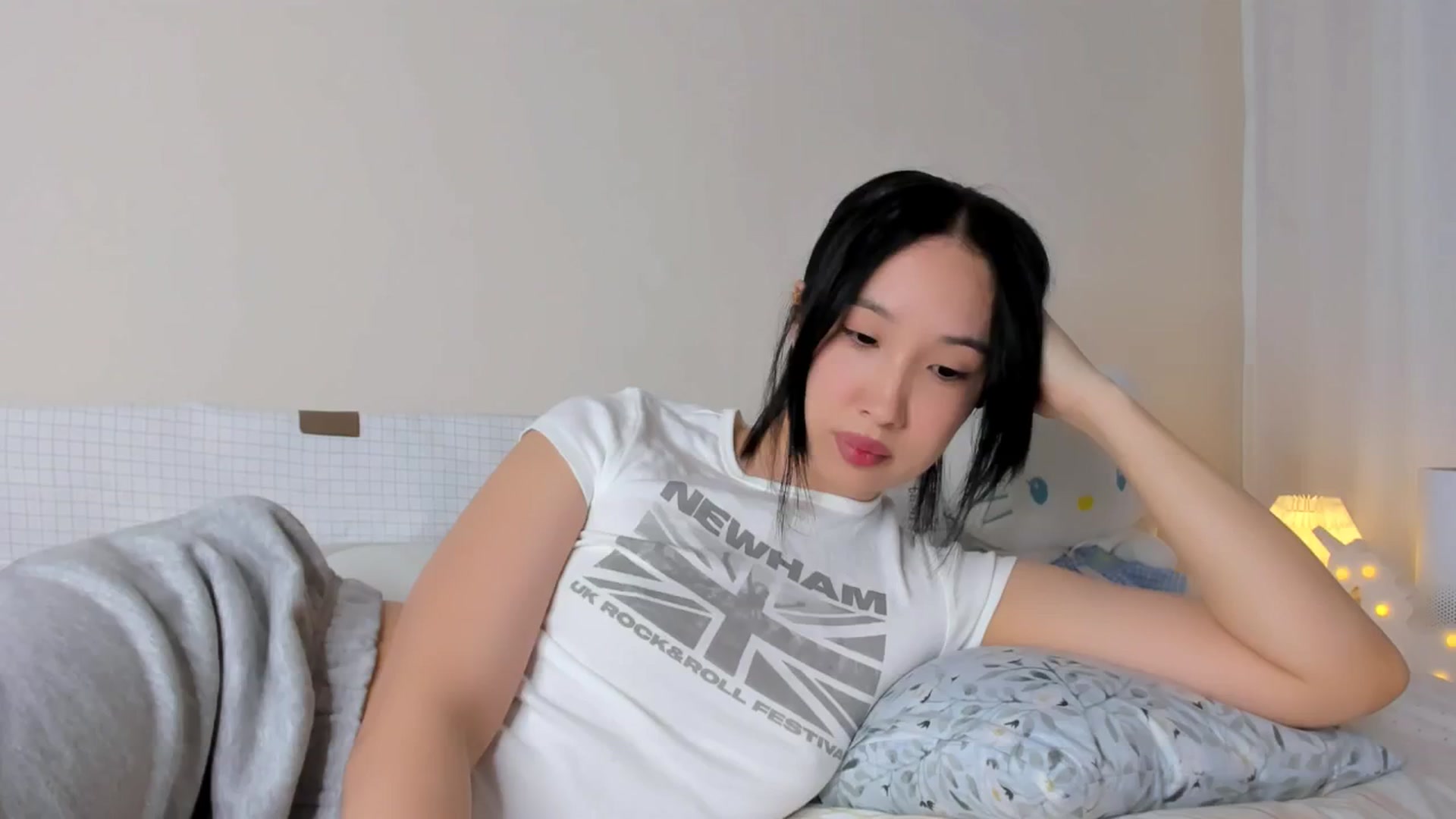 Gallery image thumbnail from FeralBerry66's myfreecams stream on, 02/26/2025, 12:56 image 15 of 20