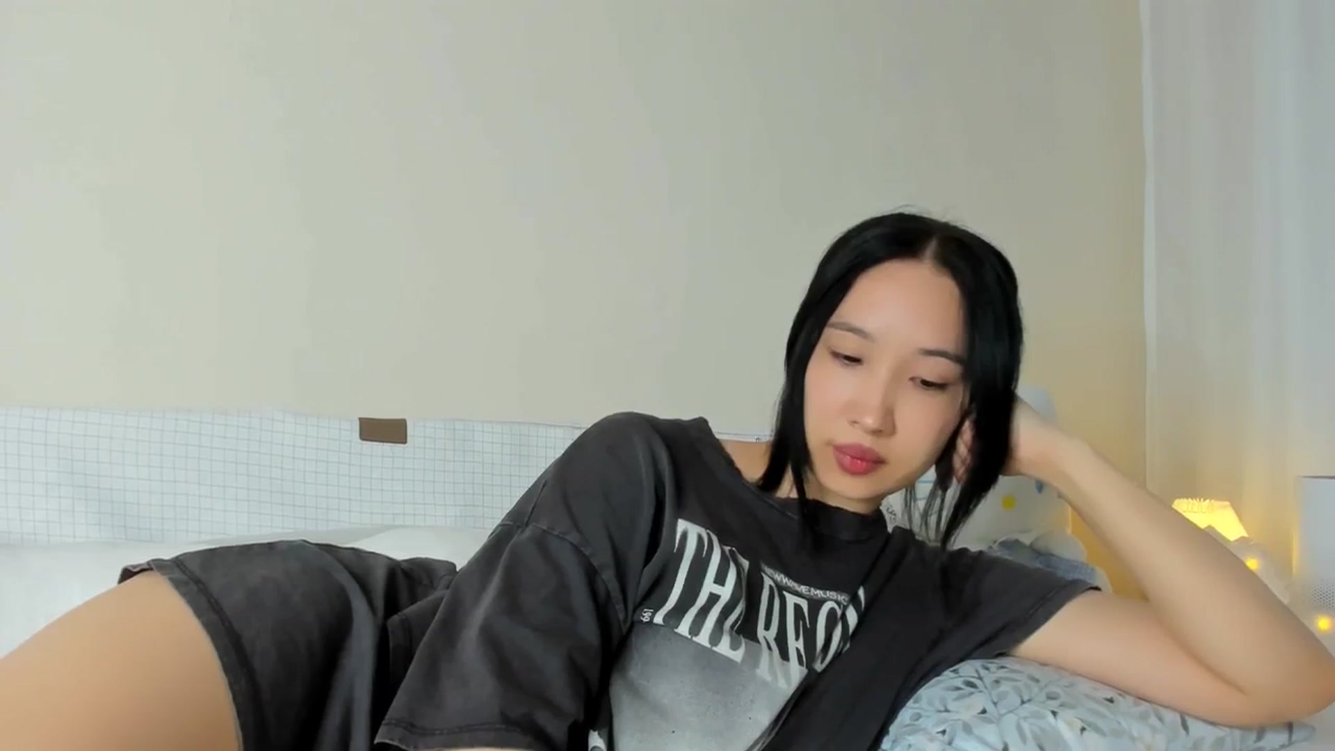 Gallery image thumbnail from FeralBerry66's myfreecams stream on, 02/26/2025, 15:05 image 19 of 20