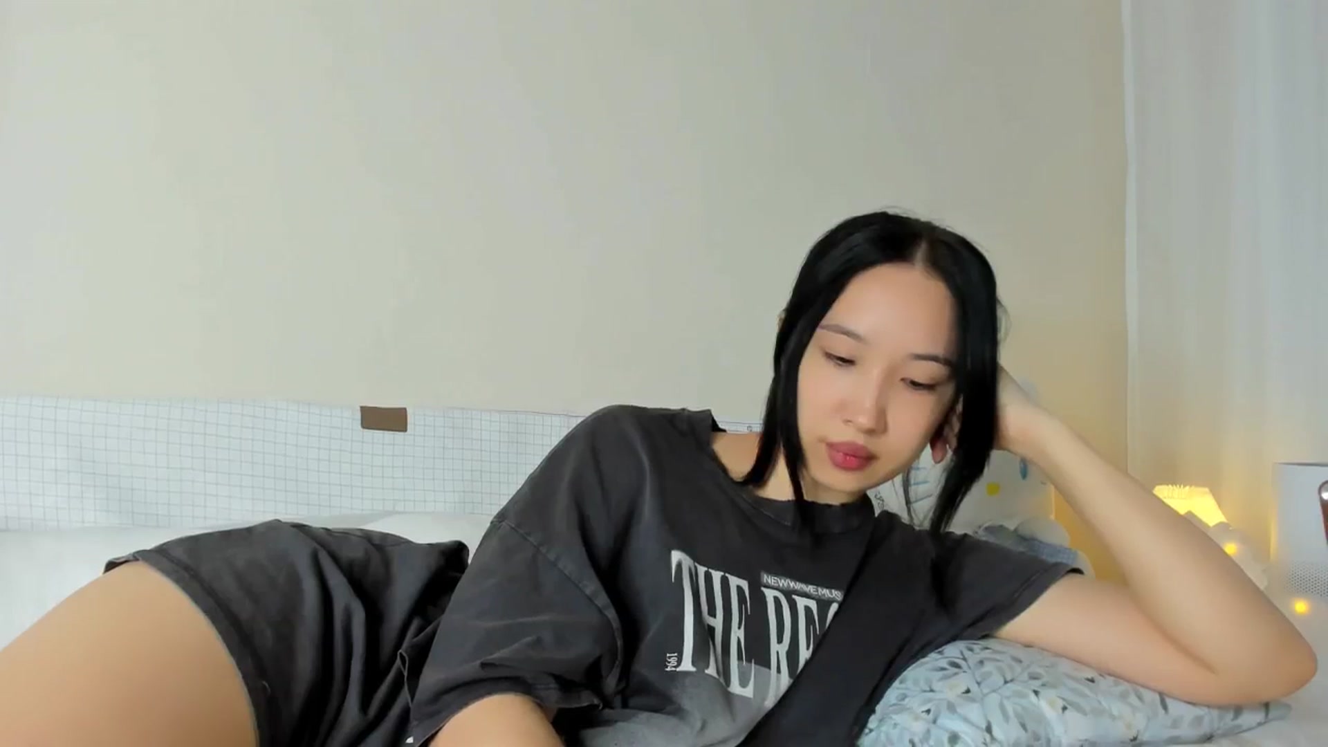 Gallery image thumbnail from FeralBerry66's myfreecams stream on, 02/26/2025, 15:05 image 10 of 20