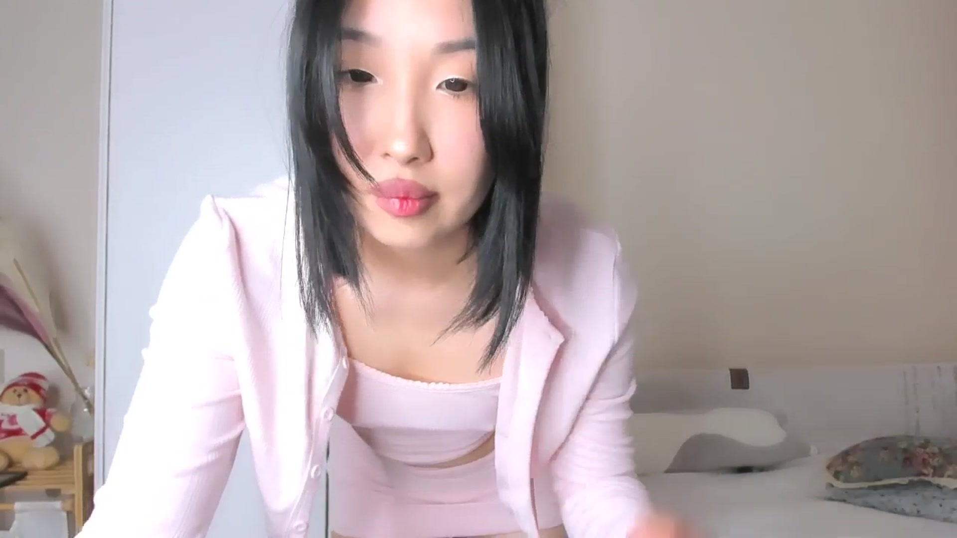 Gallery image thumbnail from FeralBerry66's myfreecams stream on, 02/27/2025, 05:00 image 7 of 20