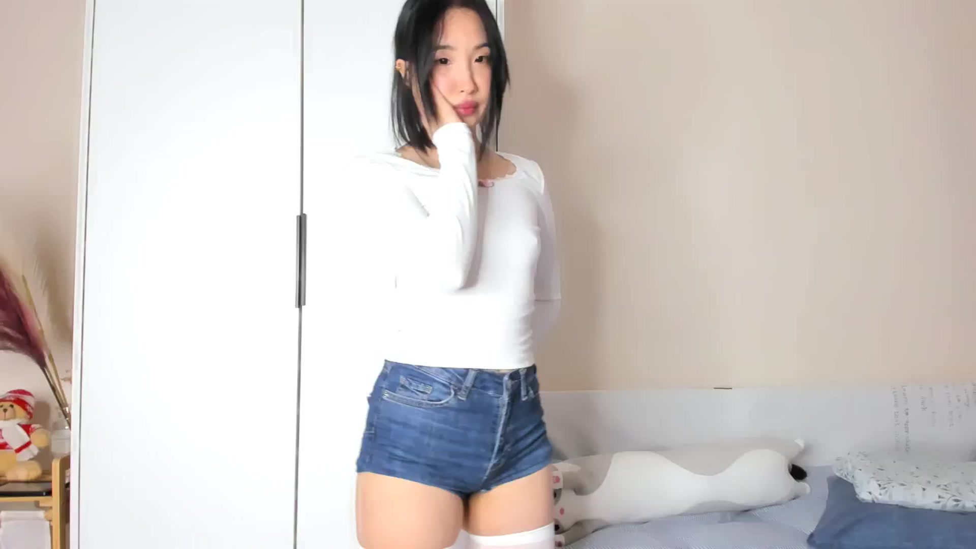 Gallery image thumbnail from FeralBerry66's myfreecams stream on, 03/01/2025, 06:59 image 8 of 20