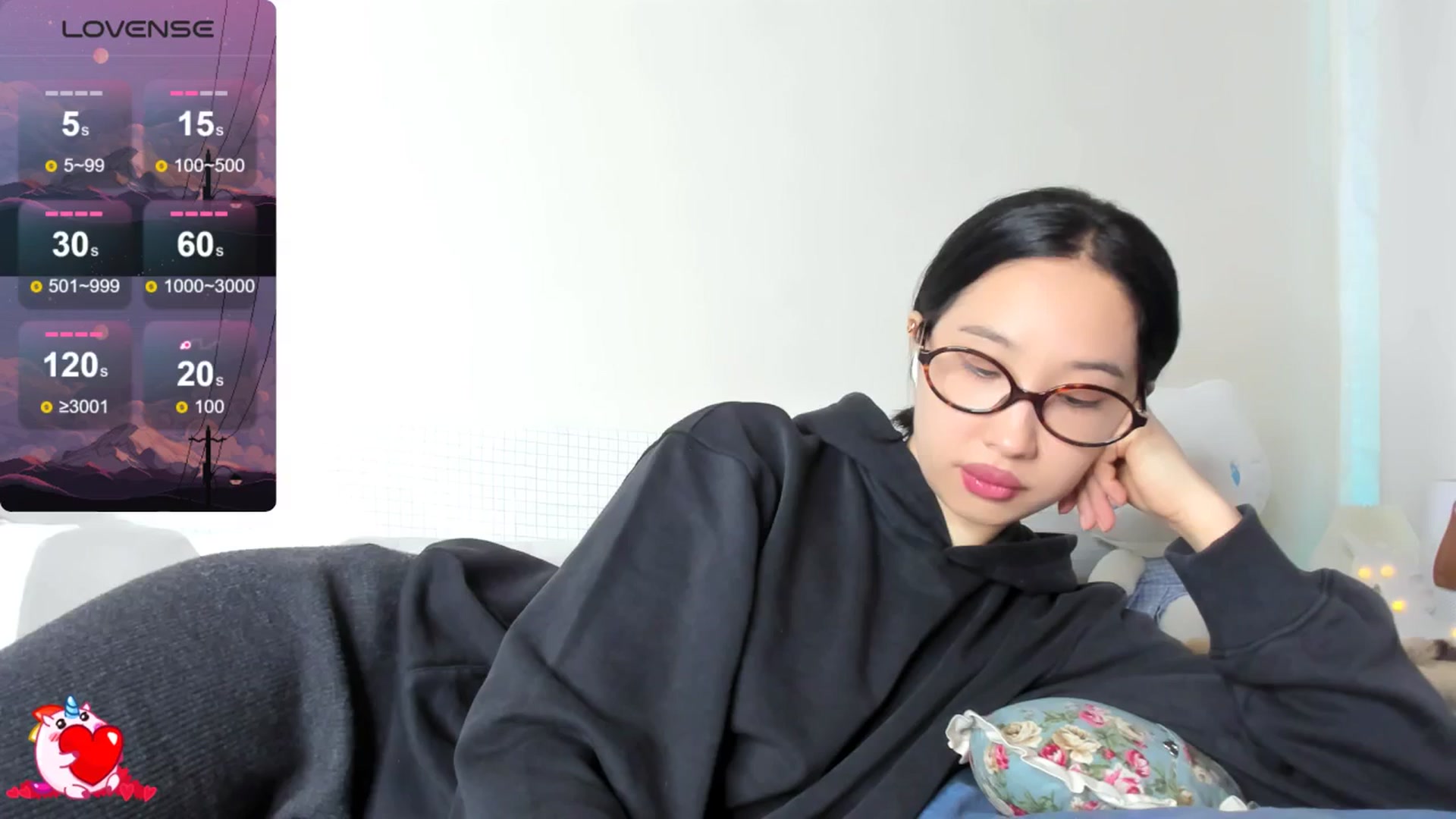 Gallery image thumbnail from FeralBerry66's myfreecams stream on, 03/11/2025, 05:38 image 9 of 20
