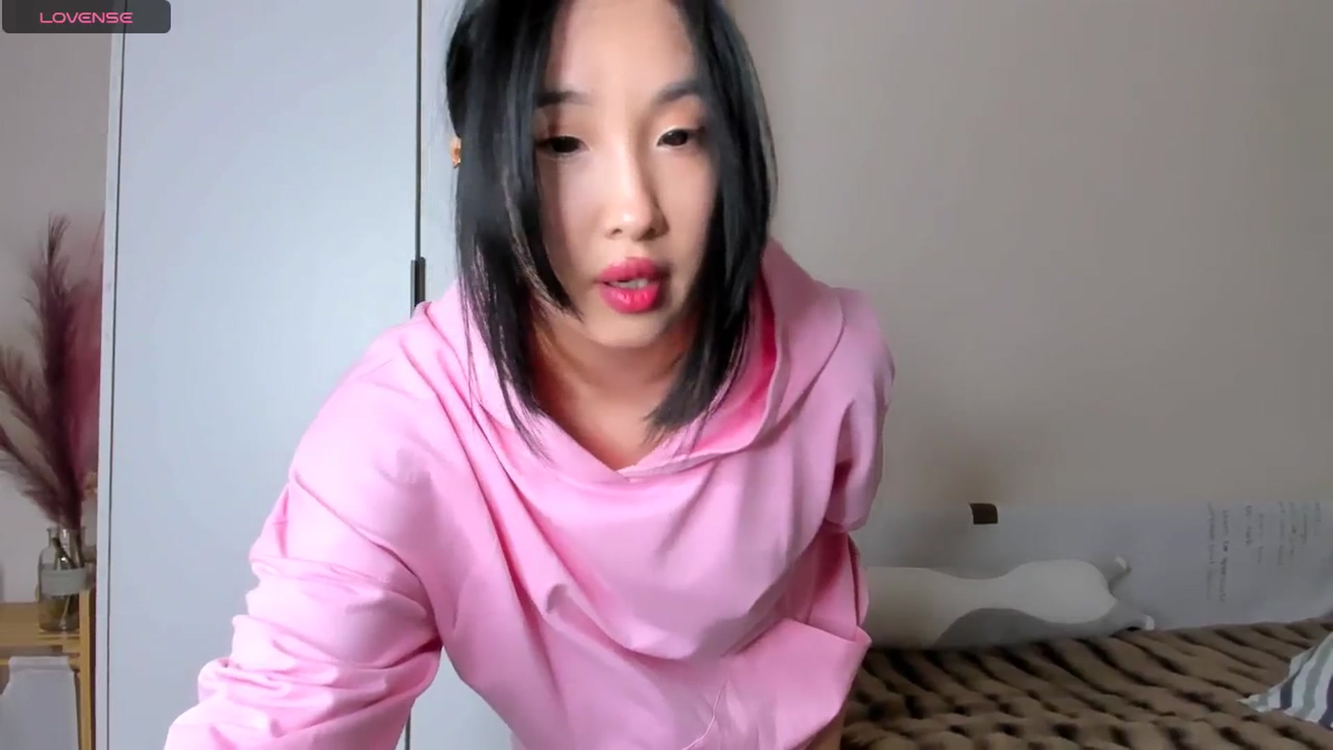 Gallery image thumbnail from FeralBerry66's myfreecams stream on, 03/24/2025, 04:35 image 5 of 20