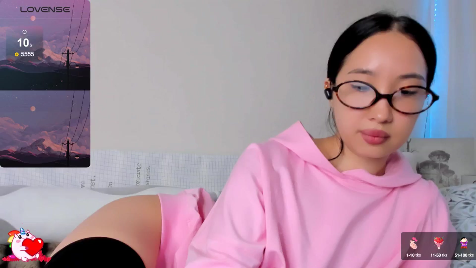 Gallery image thumbnail from FeralBerry66's myfreecams stream on, 04/04/2025, 06:19 image 4 of 20