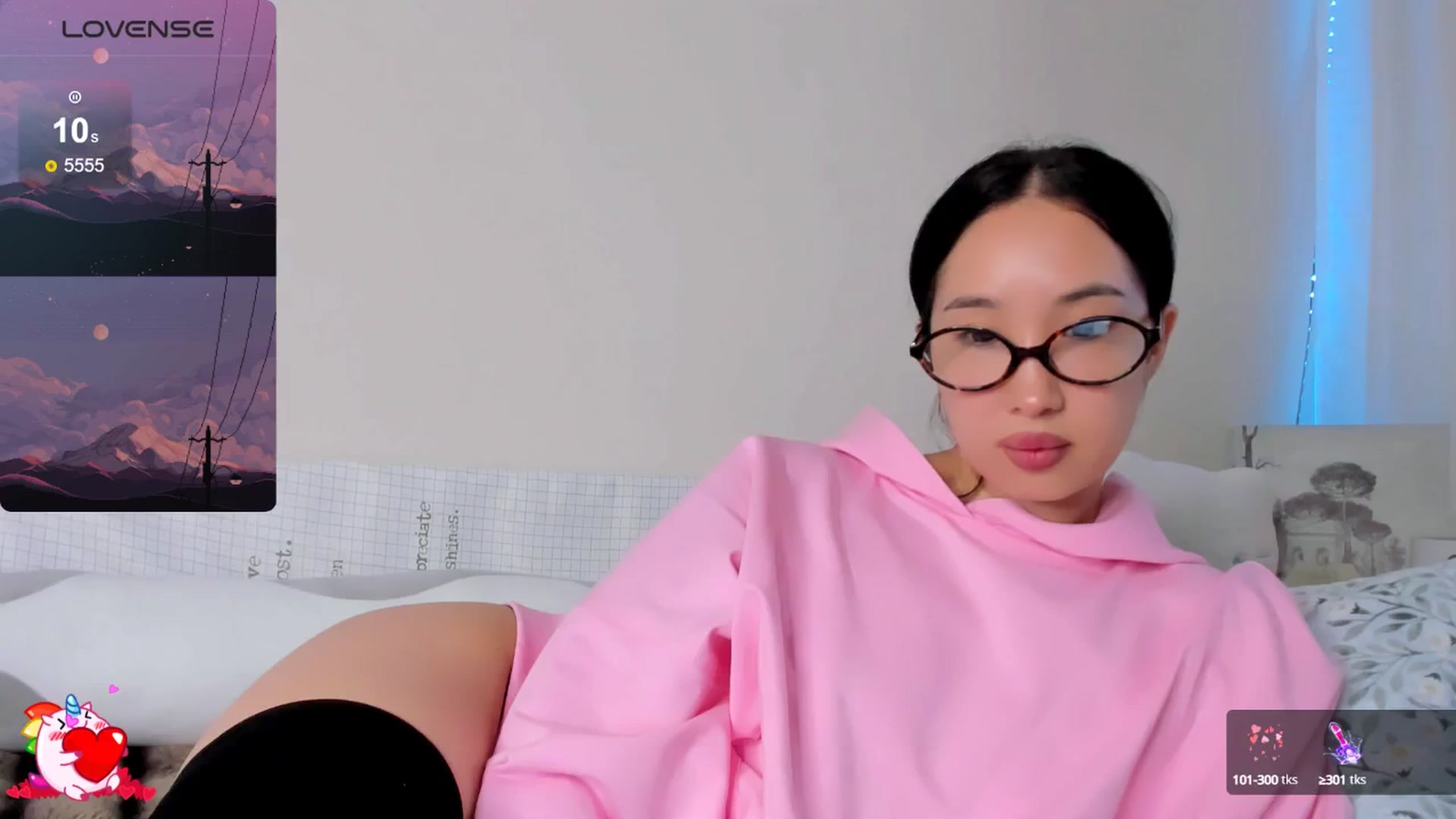 Gallery image thumbnail from FeralBerry66's myfreecams stream on, 04/04/2025, 06:19 image 5 of 20