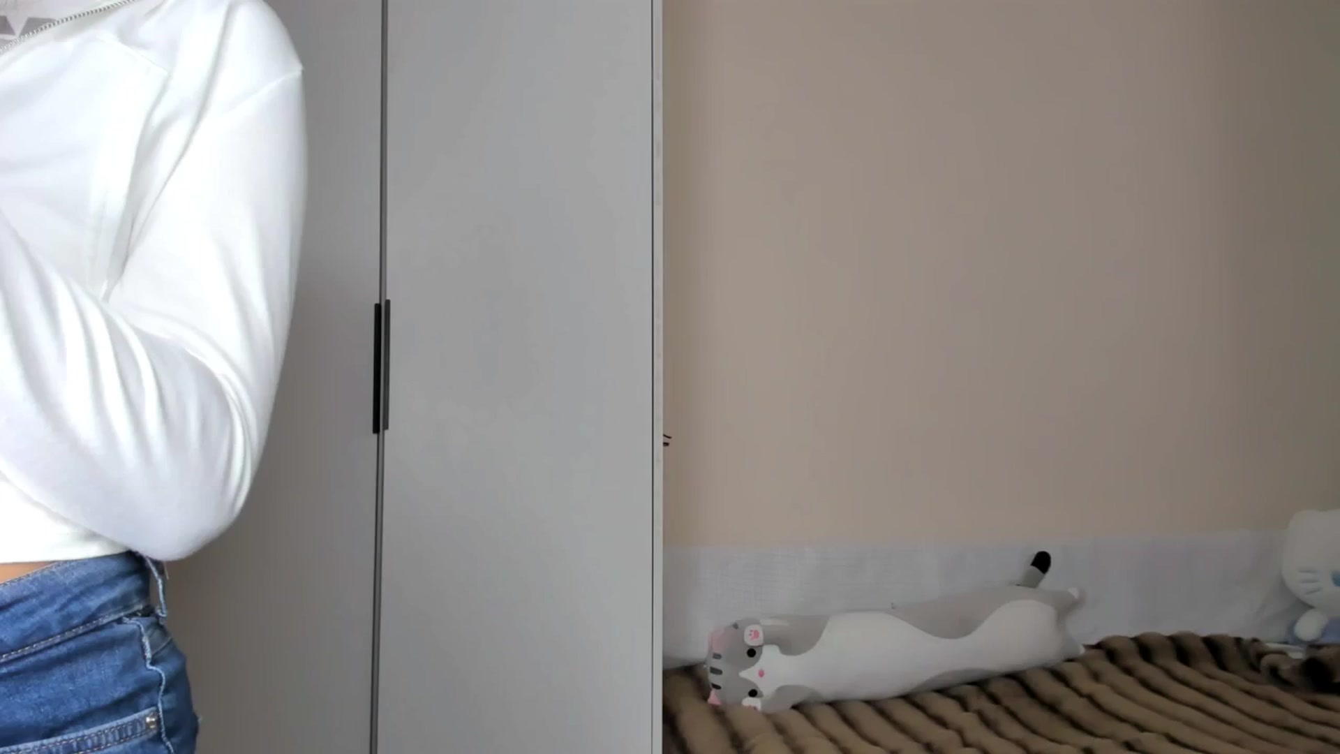 Gallery image thumbnail from FeralBerry66's myfreecams stream on, 04/26/2025, 06:28 image 6 of 20