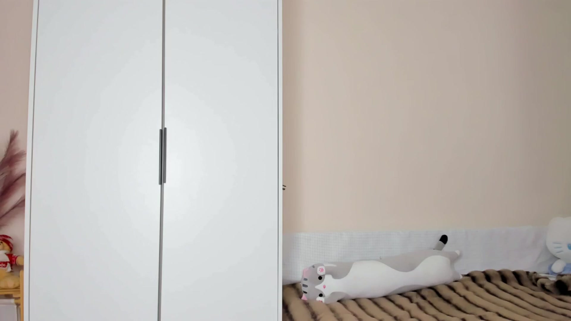 Gallery image thumbnail from FeralBerry66's myfreecams stream on, 04/26/2025, 06:28 image 8 of 20