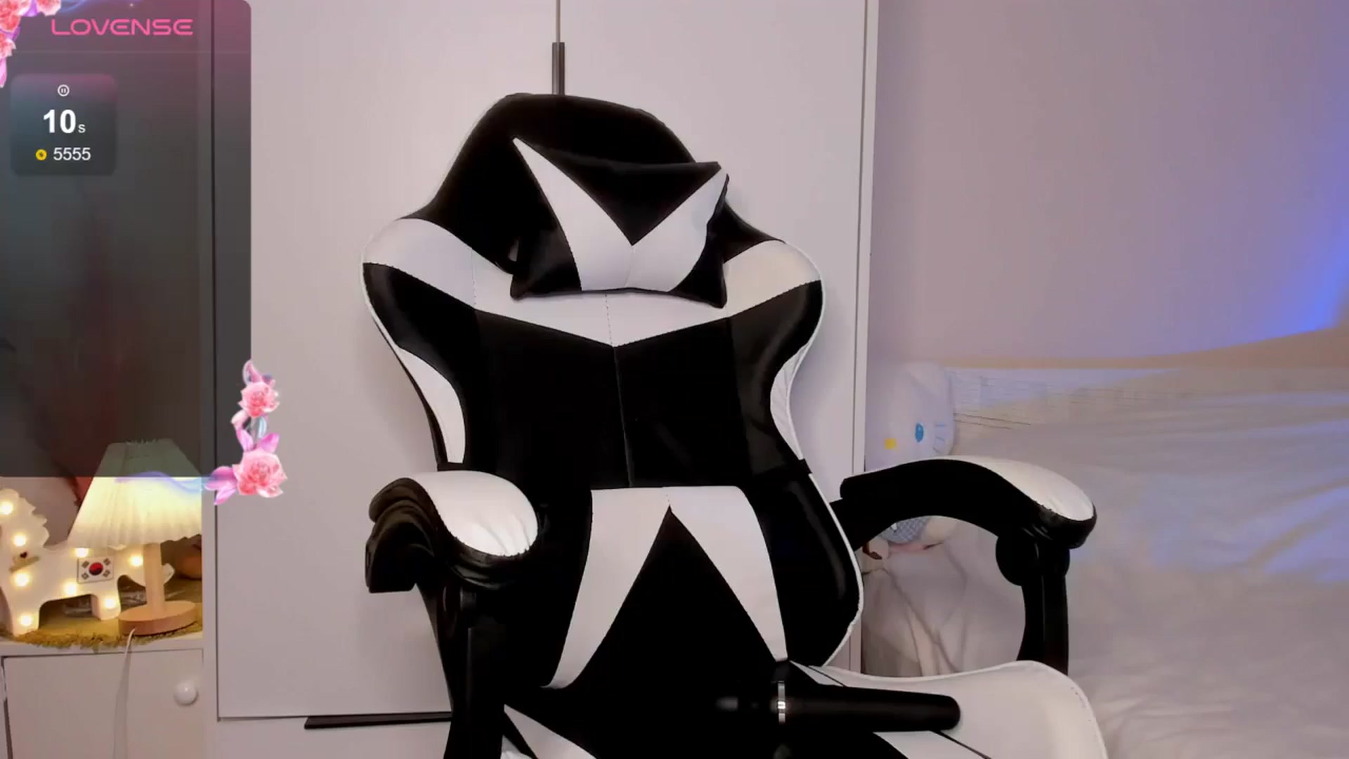 Gallery image thumbnail from FeralBerry66's myfreecams stream on, 04/16/2026, 06:53 image 11 of 20