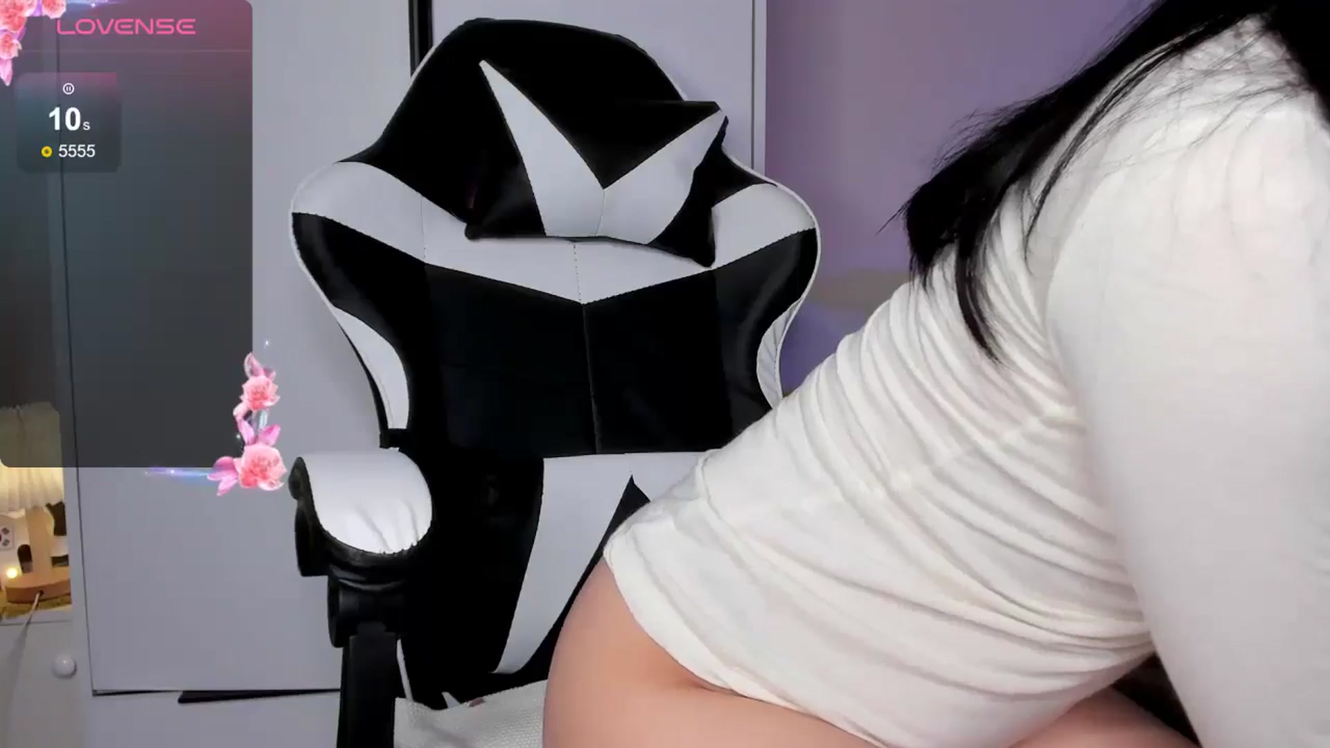 Gallery image thumbnail from FeralBerry66's myfreecams stream on, 04/19/2026, 05:15 image 19 of 20