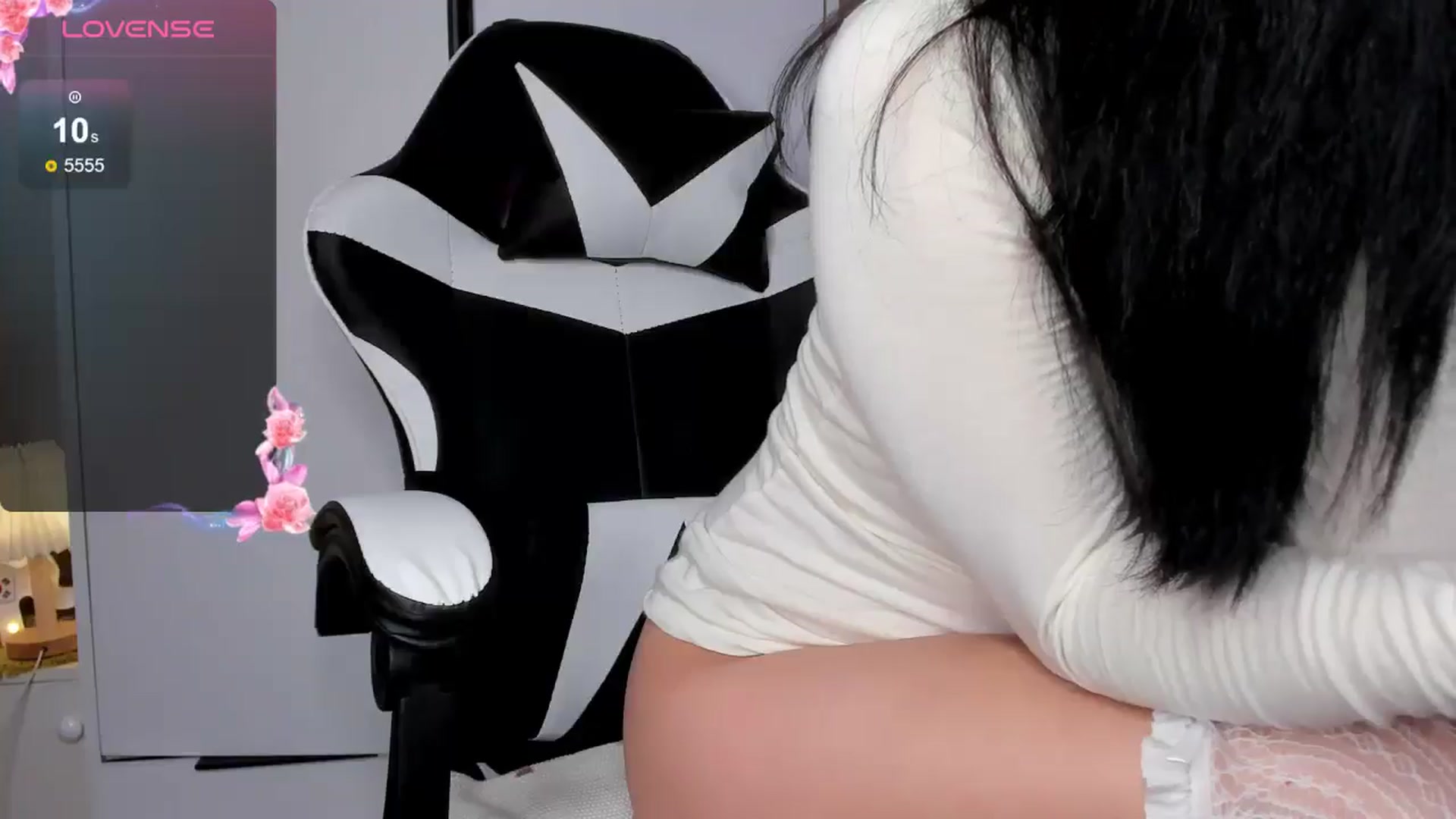 Gallery image thumbnail from FeralBerry66's myfreecams stream on, 04/19/2026, 05:15 image 12 of 20