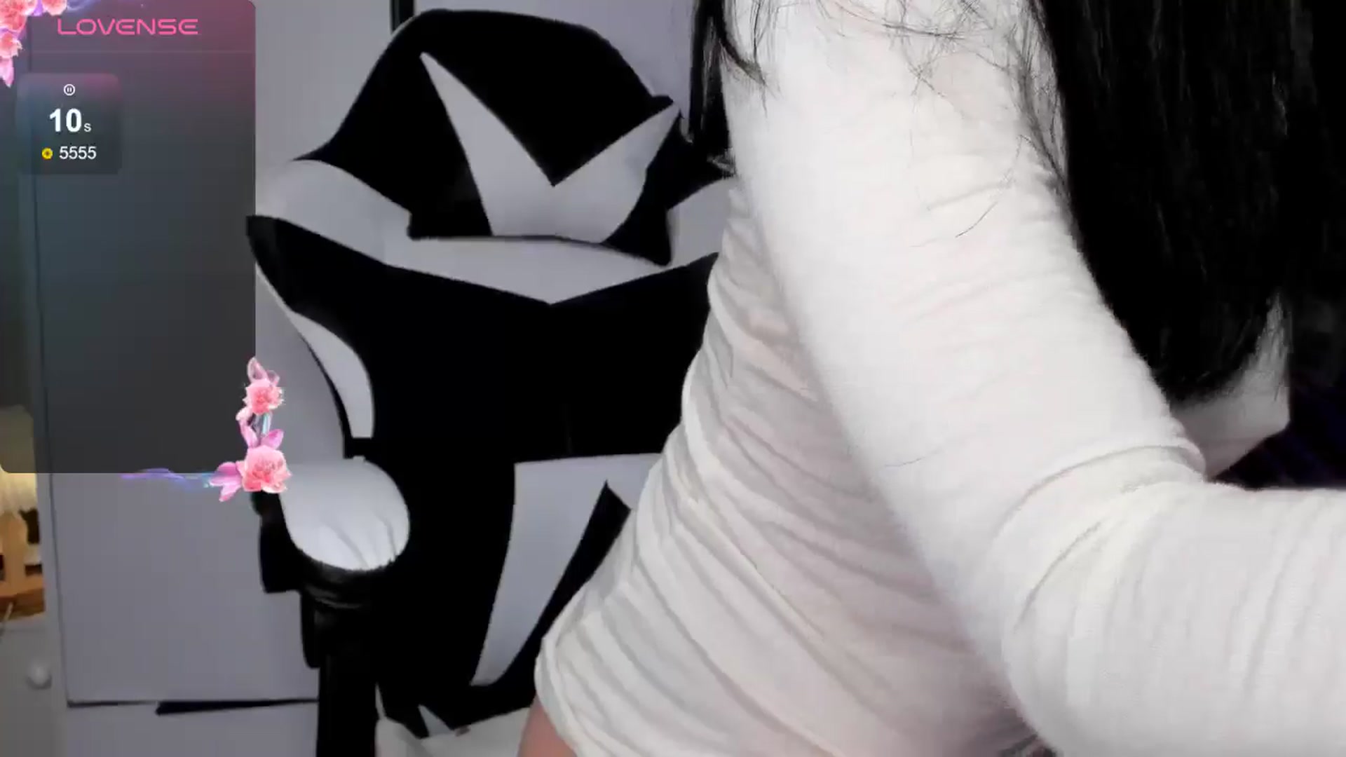 Gallery image thumbnail from FeralBerry66's myfreecams stream on, 04/19/2026, 06:34 image 16 of 20