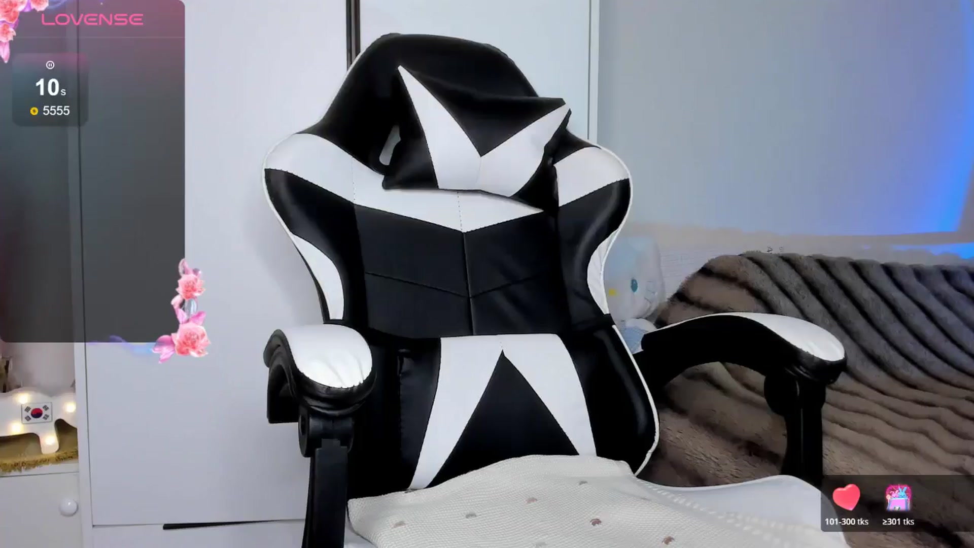 Gallery image thumbnail from FeralBerry66's myfreecams stream on, 04/20/2026, 04:33 image 6 of 20