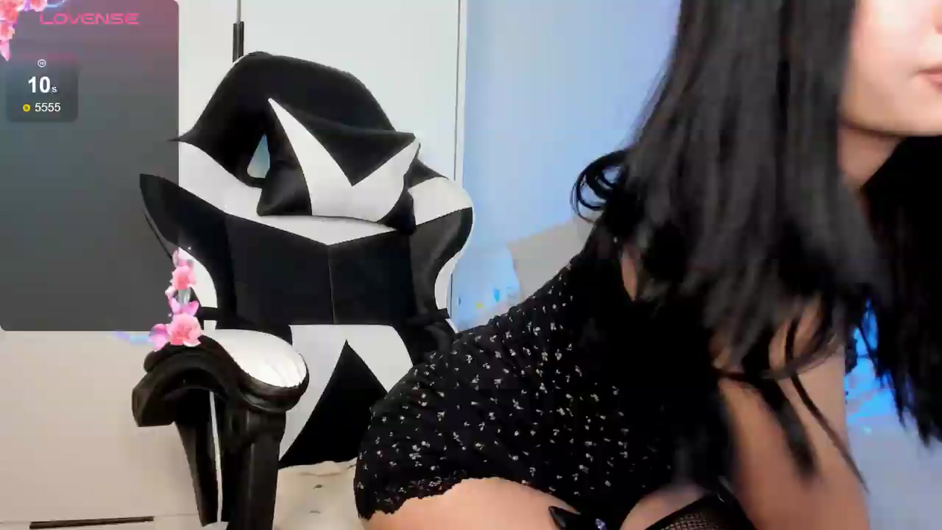 Gallery image thumbnail from FeralBerry66's myfreecams stream on, 05/11/2026, 07:15 image 12 of 20
