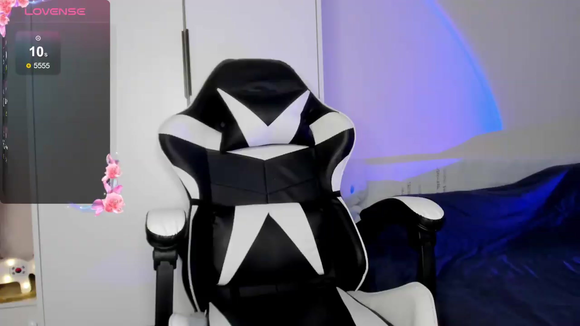 Gallery image thumbnail from FeralBerry66's myfreecams stream on, 05/19/2026, 06:27 image 8 of 20