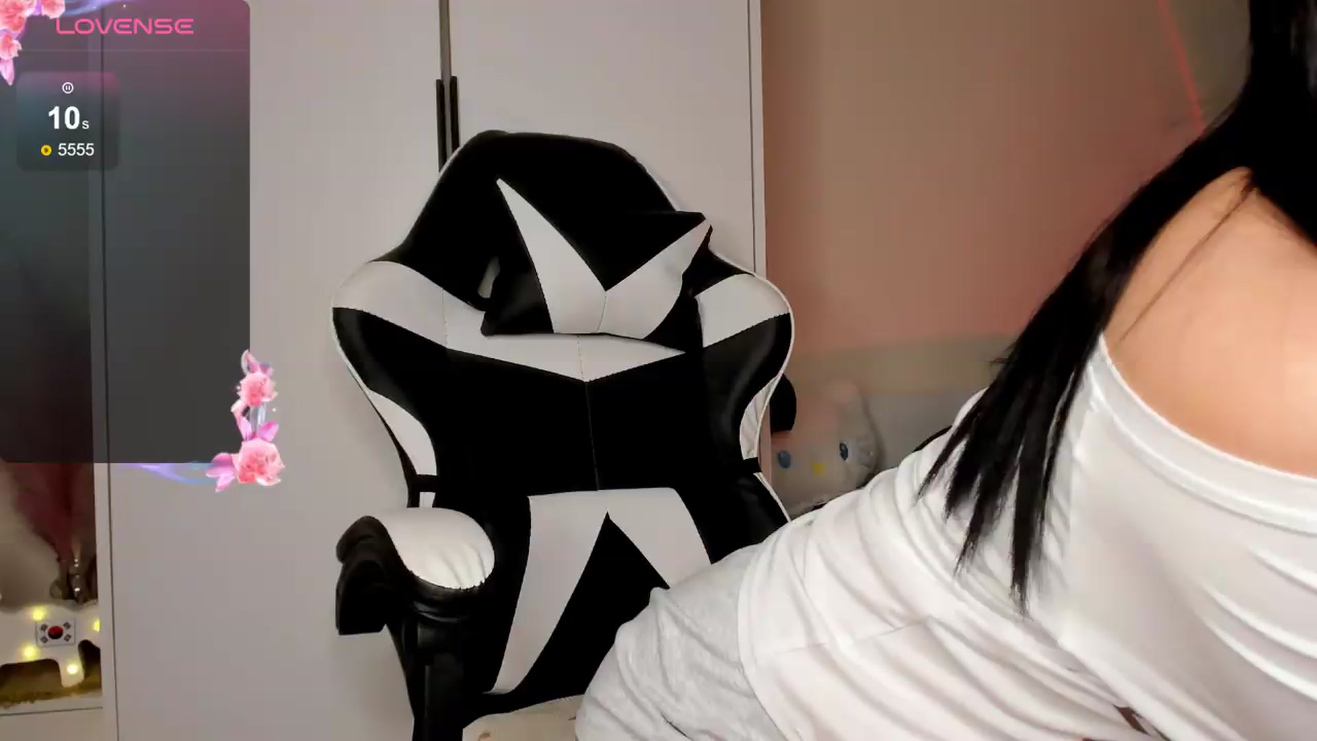 Gallery image thumbnail from FeralBerry66's myfreecams stream on, 05/23/2026, 16:43 image 18 of 20