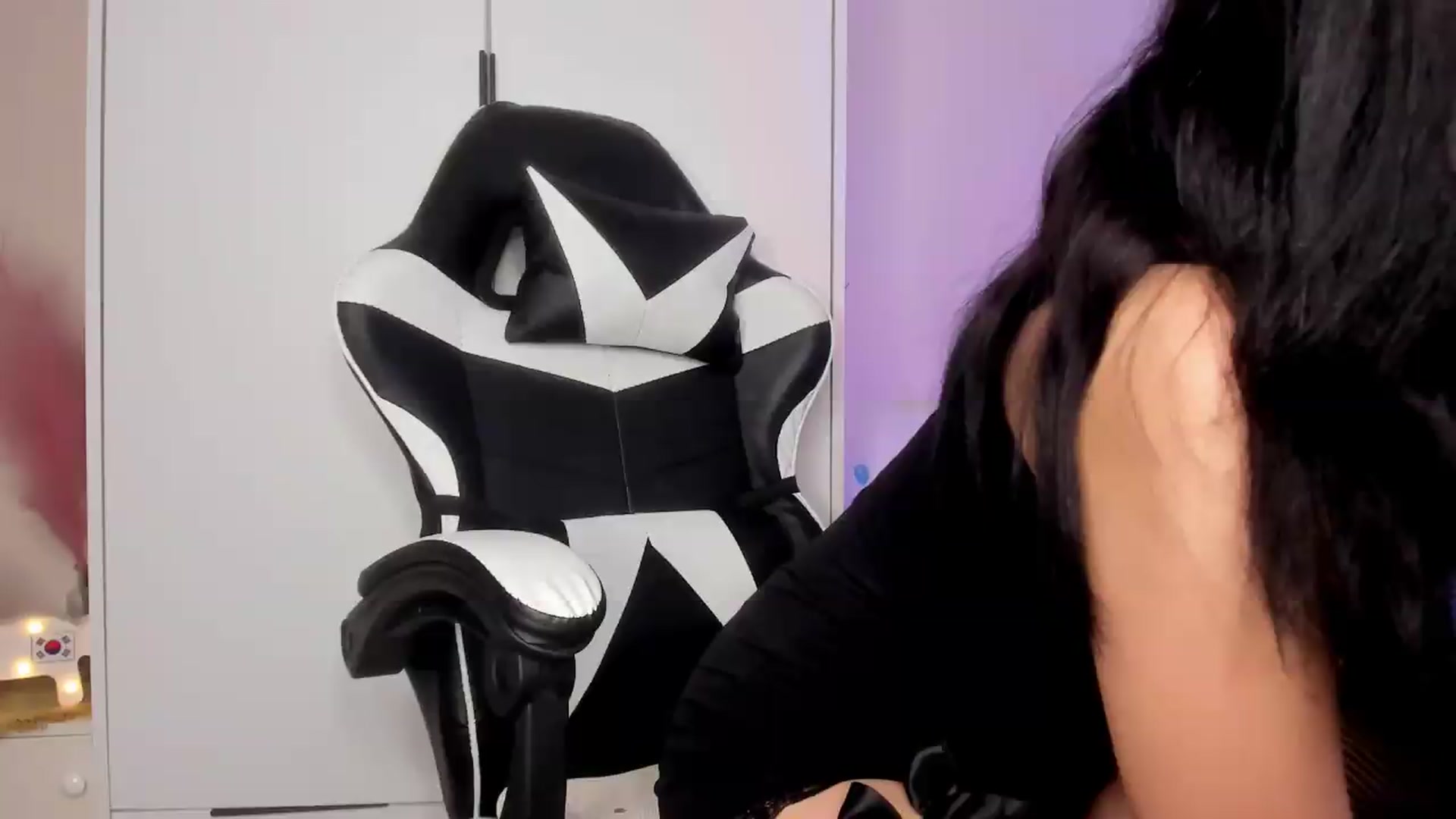 Gallery image thumbnail from FeralBerry66's myfreecams stream on, 06/04/2026, 06:08 image 9 of 20