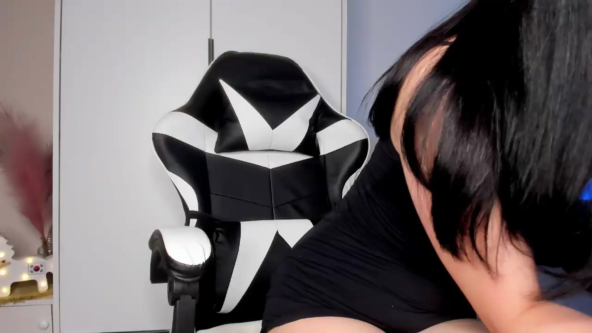 Gallery image thumbnail from FeralBerry66's myfreecams stream on, 06/12/2026, 05:10 image 6 of 20