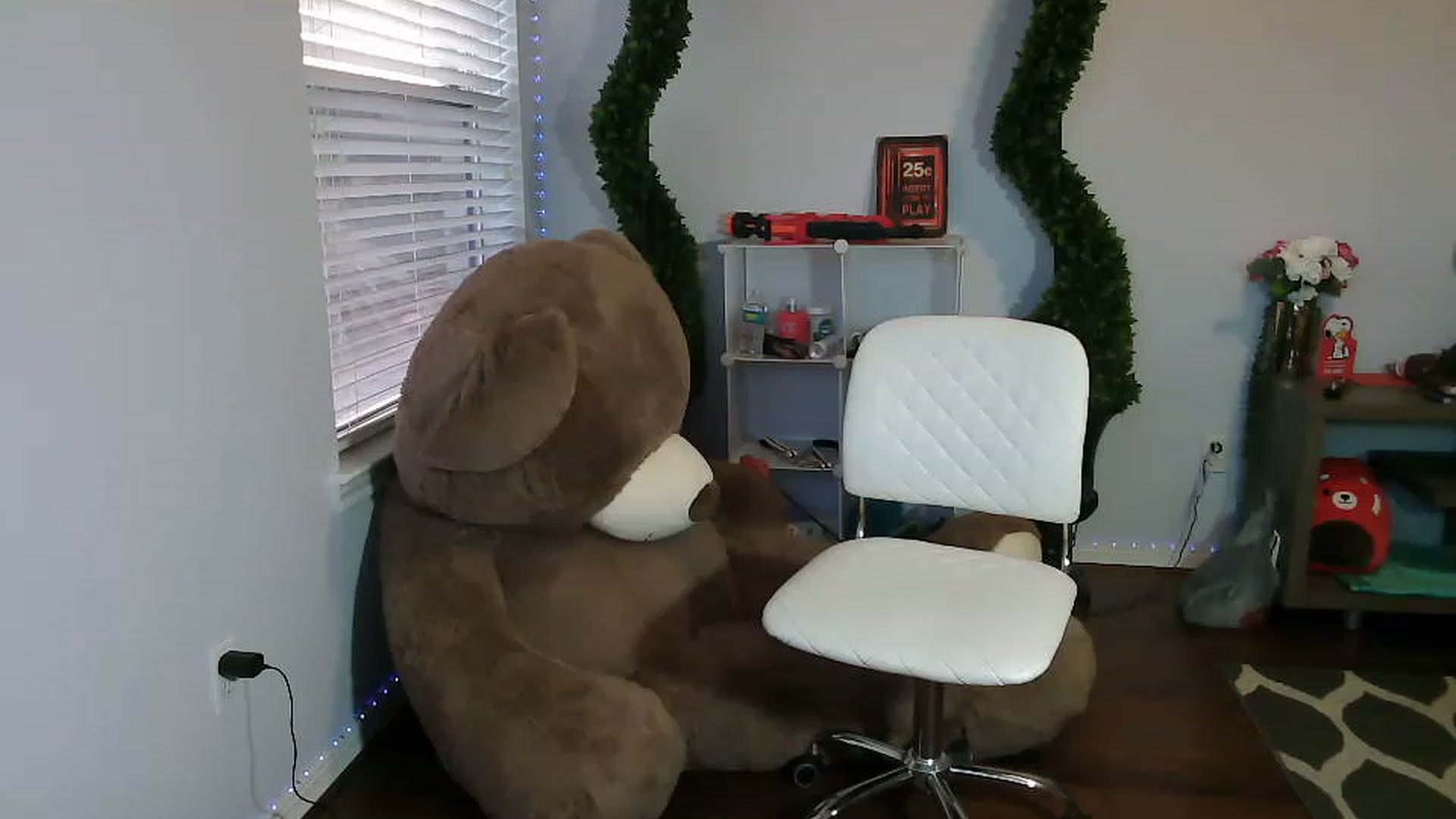Gallery image thumbnail from Feralbunny's myfreecams stream on, 04/19/2023, 24:03 image 17 of 20