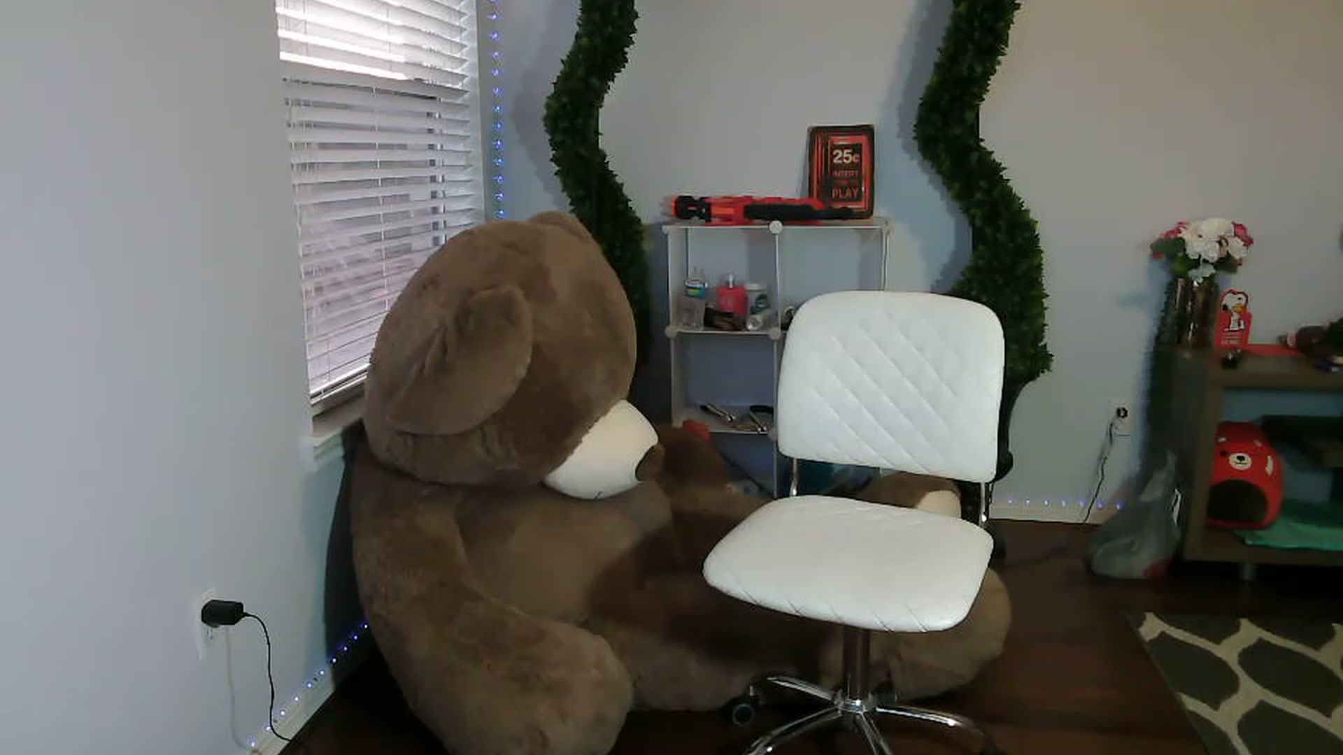 Gallery image thumbnail from Feralbunny's myfreecams stream on, 04/19/2023, 24:03 image 20 of 20