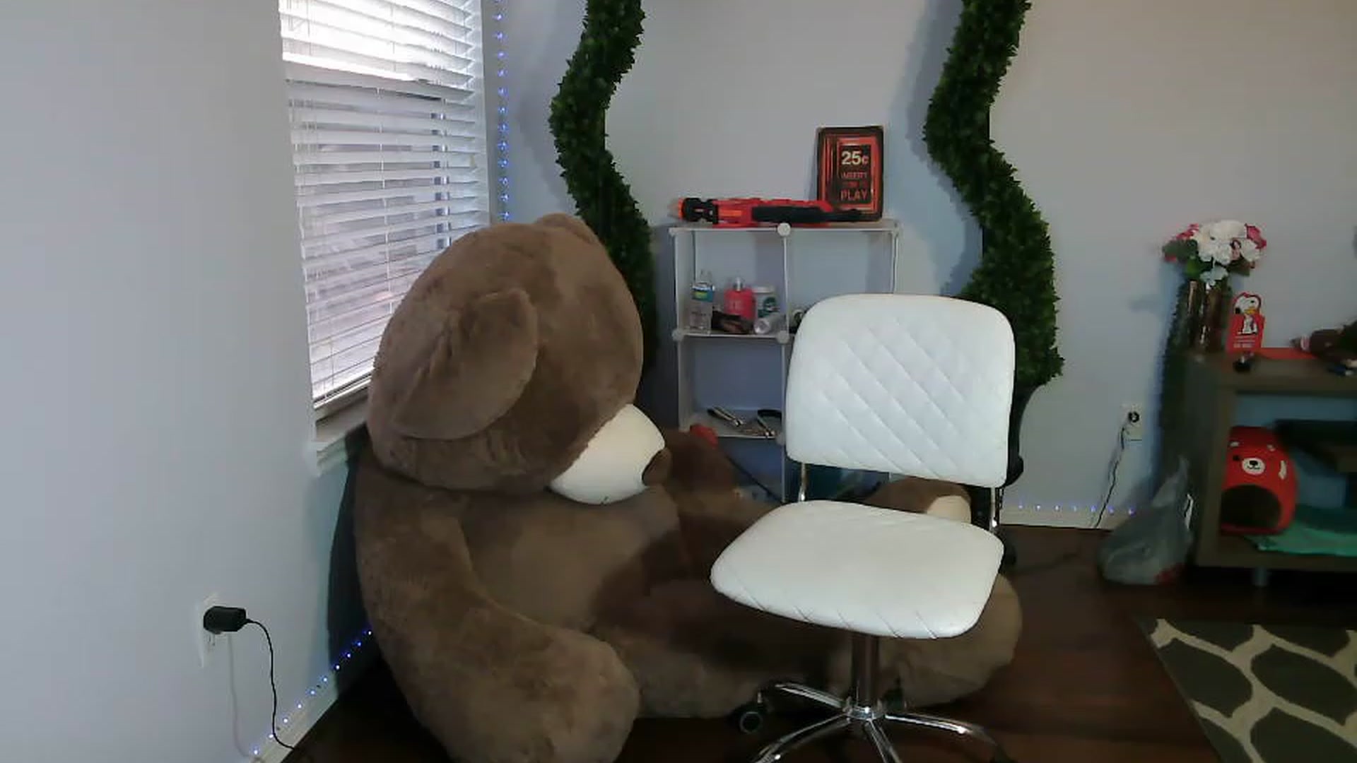 Gallery image thumbnail from Feralbunny's myfreecams stream on, 04/19/2023, 24:03 image 14 of 20