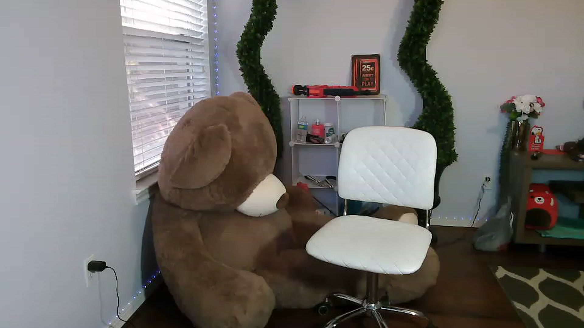 Gallery image thumbnail from Feralbunny's myfreecams stream on, 04/19/2023, 24:03 image 11 of 20
