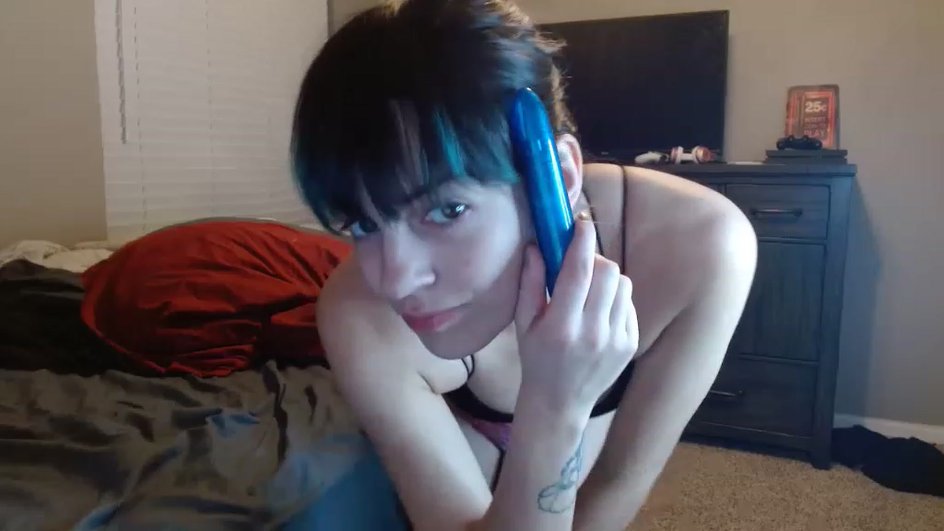 Gallery image thumbnail from Feralbunny's myfreecams stream on, 04/30/2023, 01:51 image 16 of 20