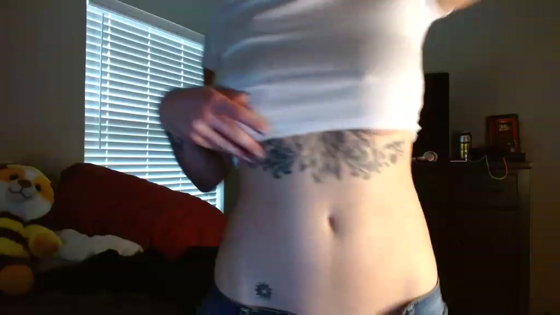 Gallery image thumbnail from Feralbunny's myfreecams stream on, 05/02/2023, 22:20 image 5 of 20