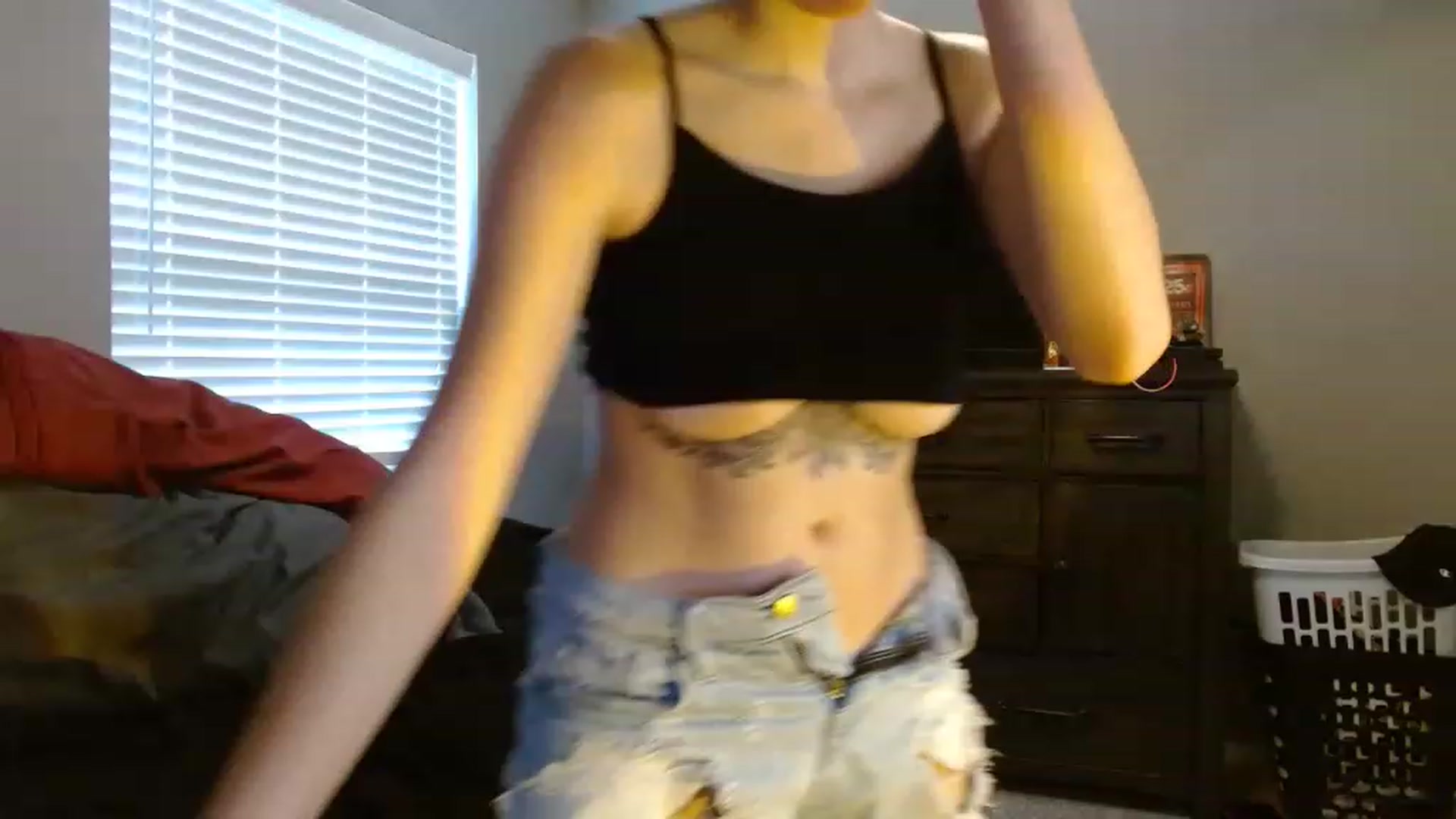 Gallery image thumbnail from Feralbunny's myfreecams stream on, 05/16/2023, 15:06 image 17 of 20
