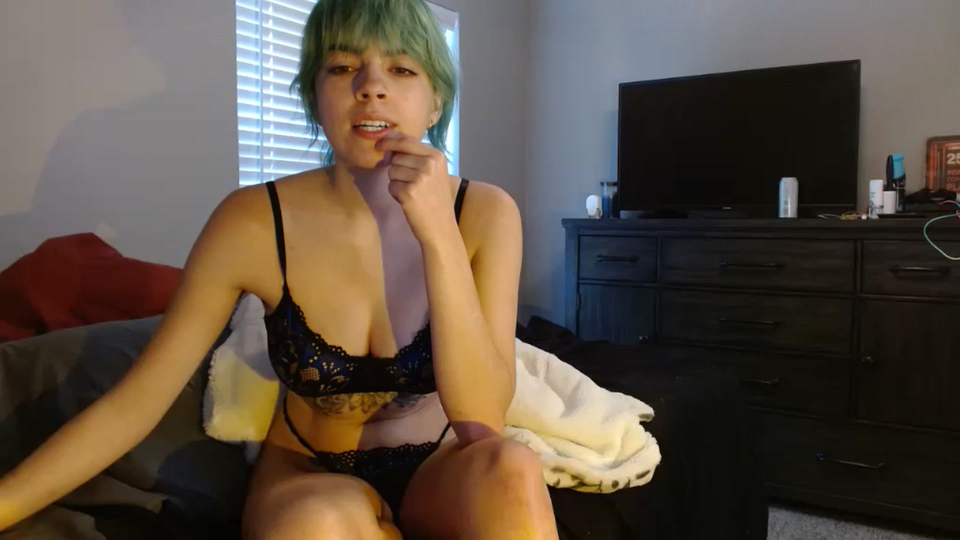 Gallery image thumbnail from Feralbunny's myfreecams stream on, 05/30/2023, 16:06 image 4 of 20