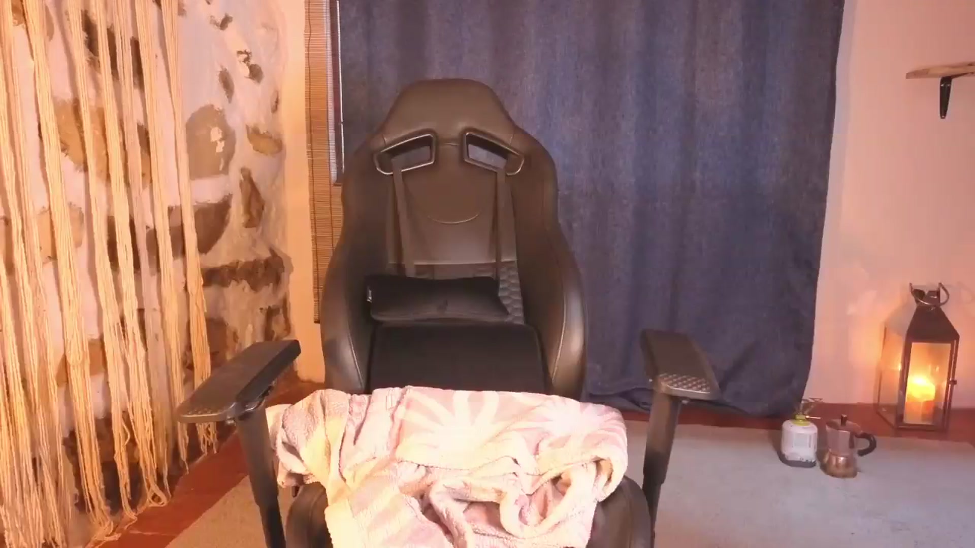 Gallery image thumbnail from Fergie_21's myfreecams stream on, 05/20/2026, 16:22 image 14 of 20